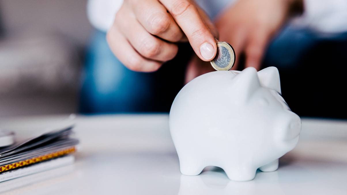 Over 750,000 Brits missing out on free payment averaging £2,200 urged to check 'dead' account
