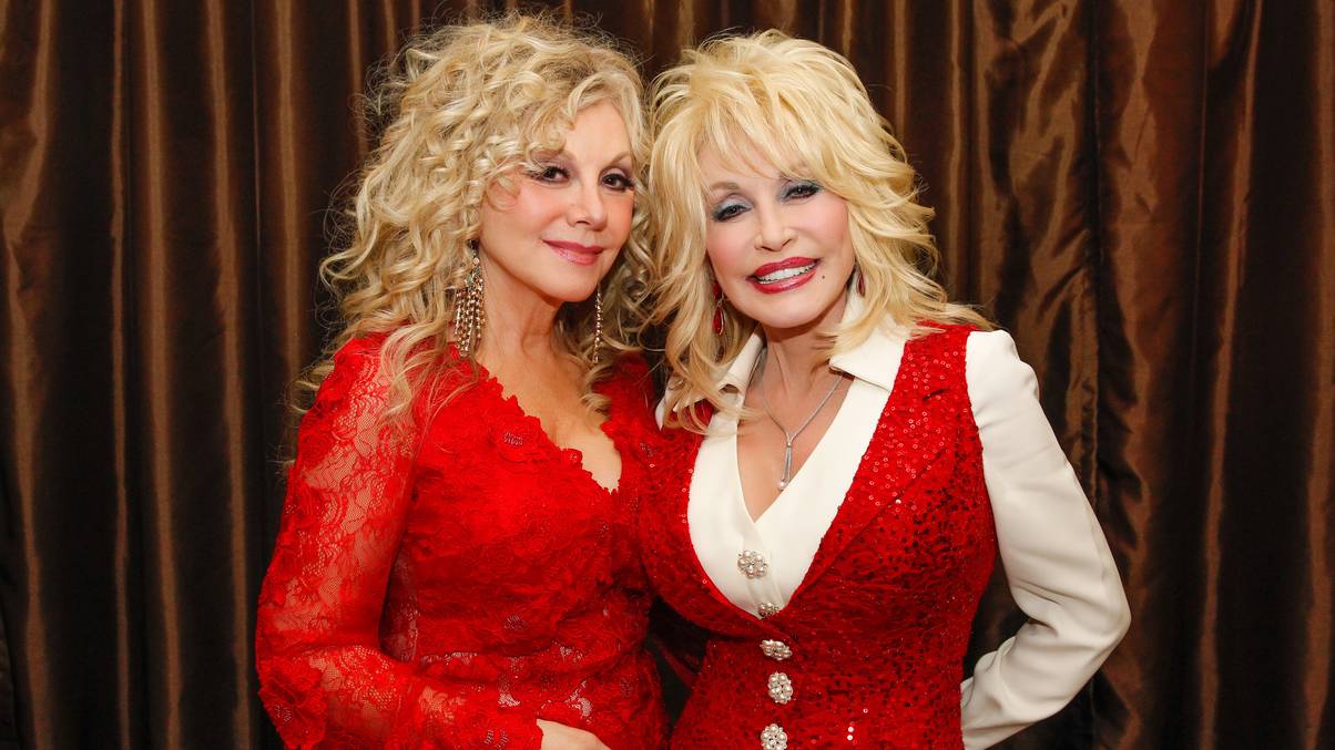 Dolly Parton's sister shares heartbreaking reason singer didn't reveal cancer diagnosis