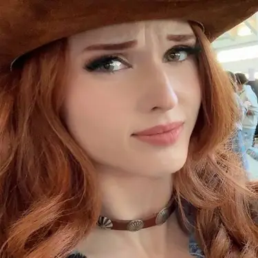 X / Amouranth