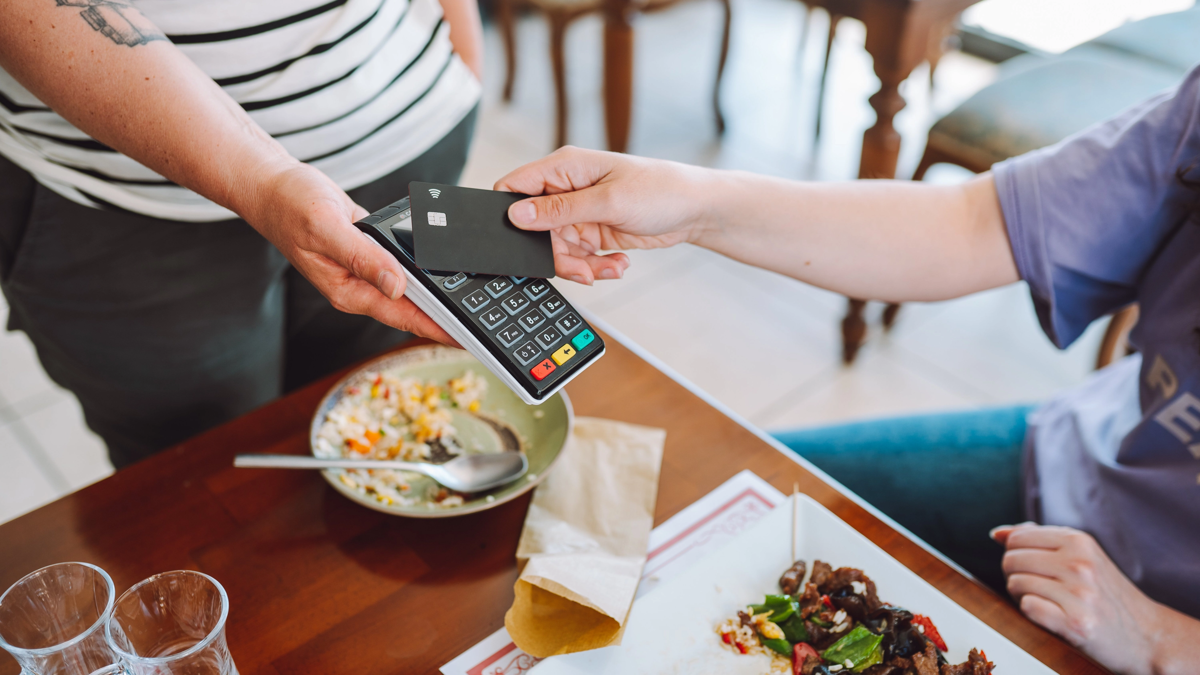 Why you should never tip with your credit card when eating out