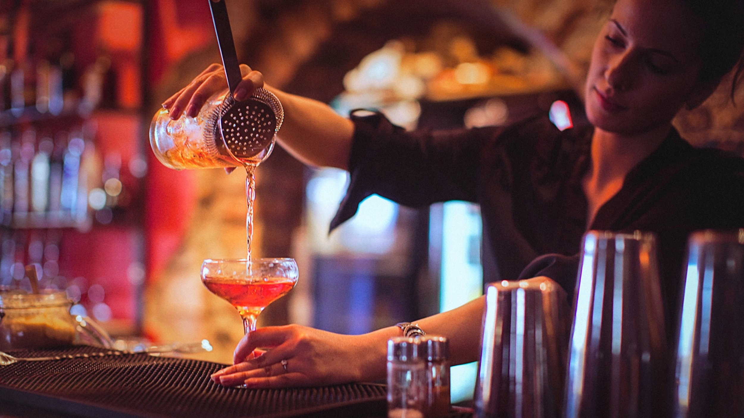 Bartender reveals the 10 drinks you should never order at a busy bar