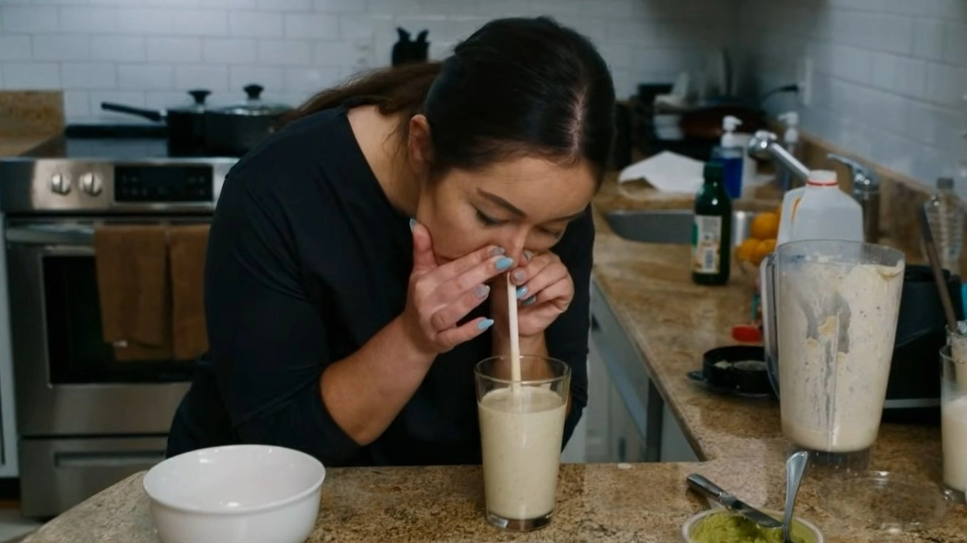 Woman who snorts her food explains bizarre effects it has on her health
