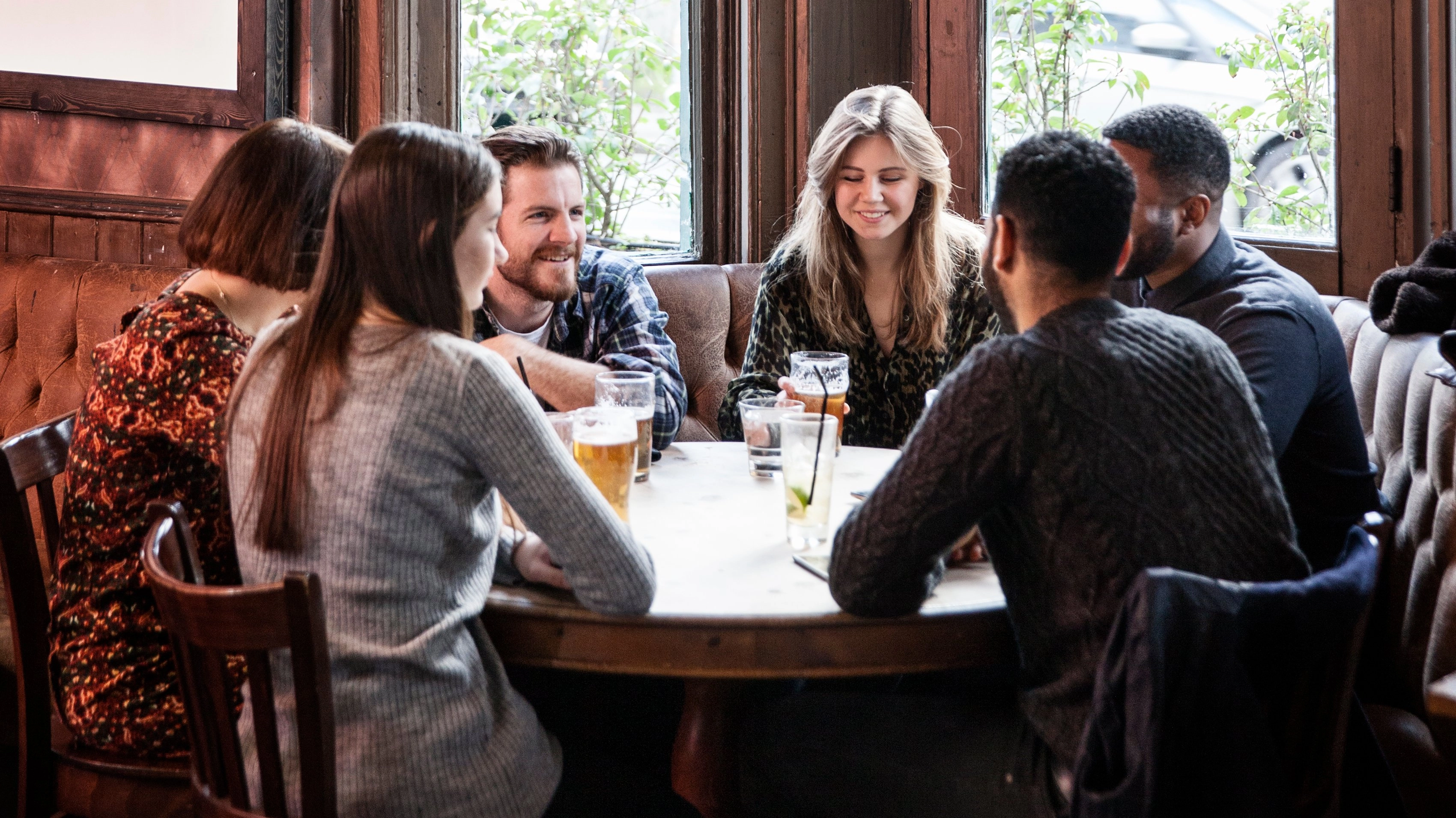 Subtle trick pubs use to make you stay drinking longer