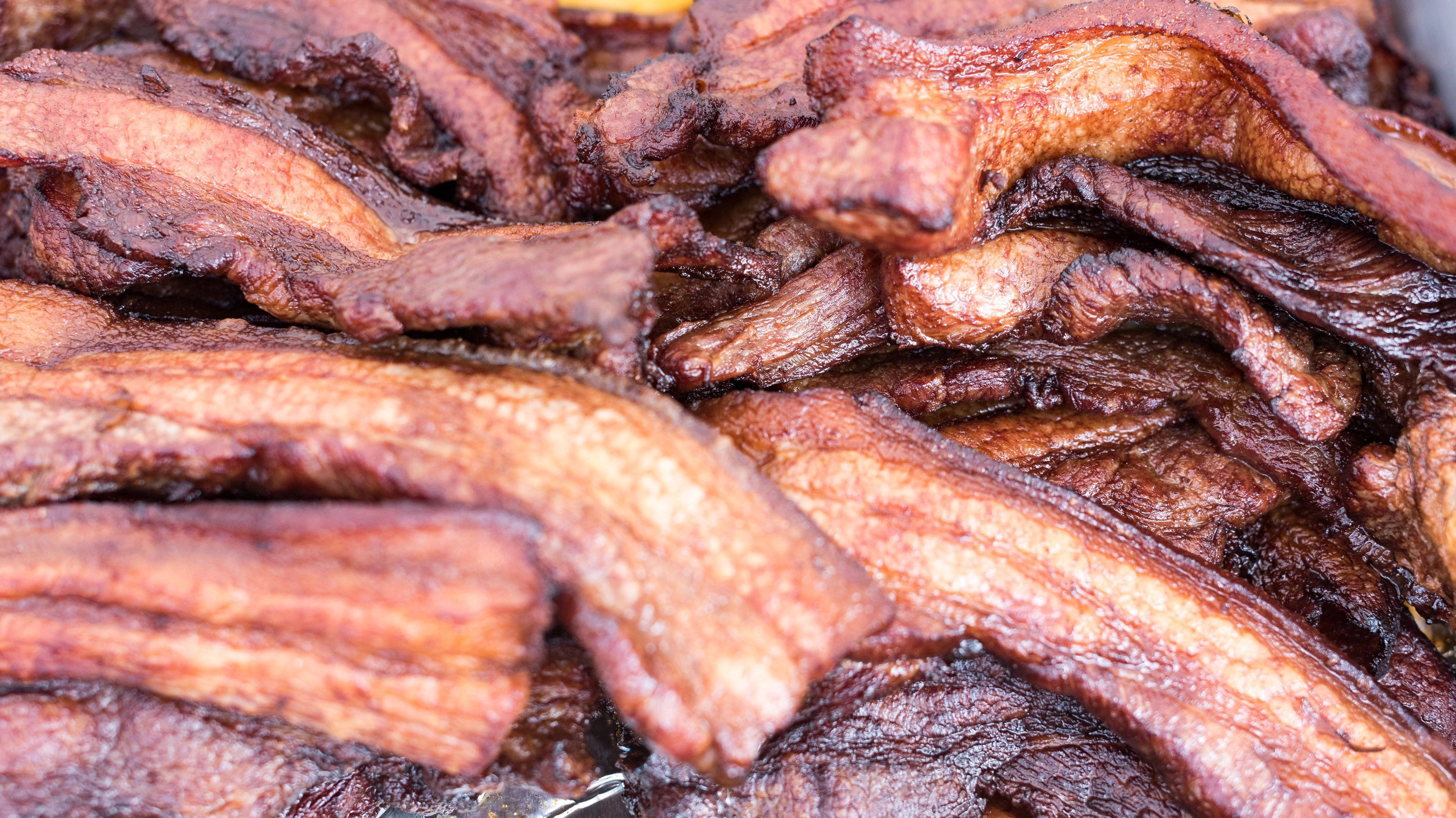 Expert issues warning to anyone who cooks bacon in the air fryer