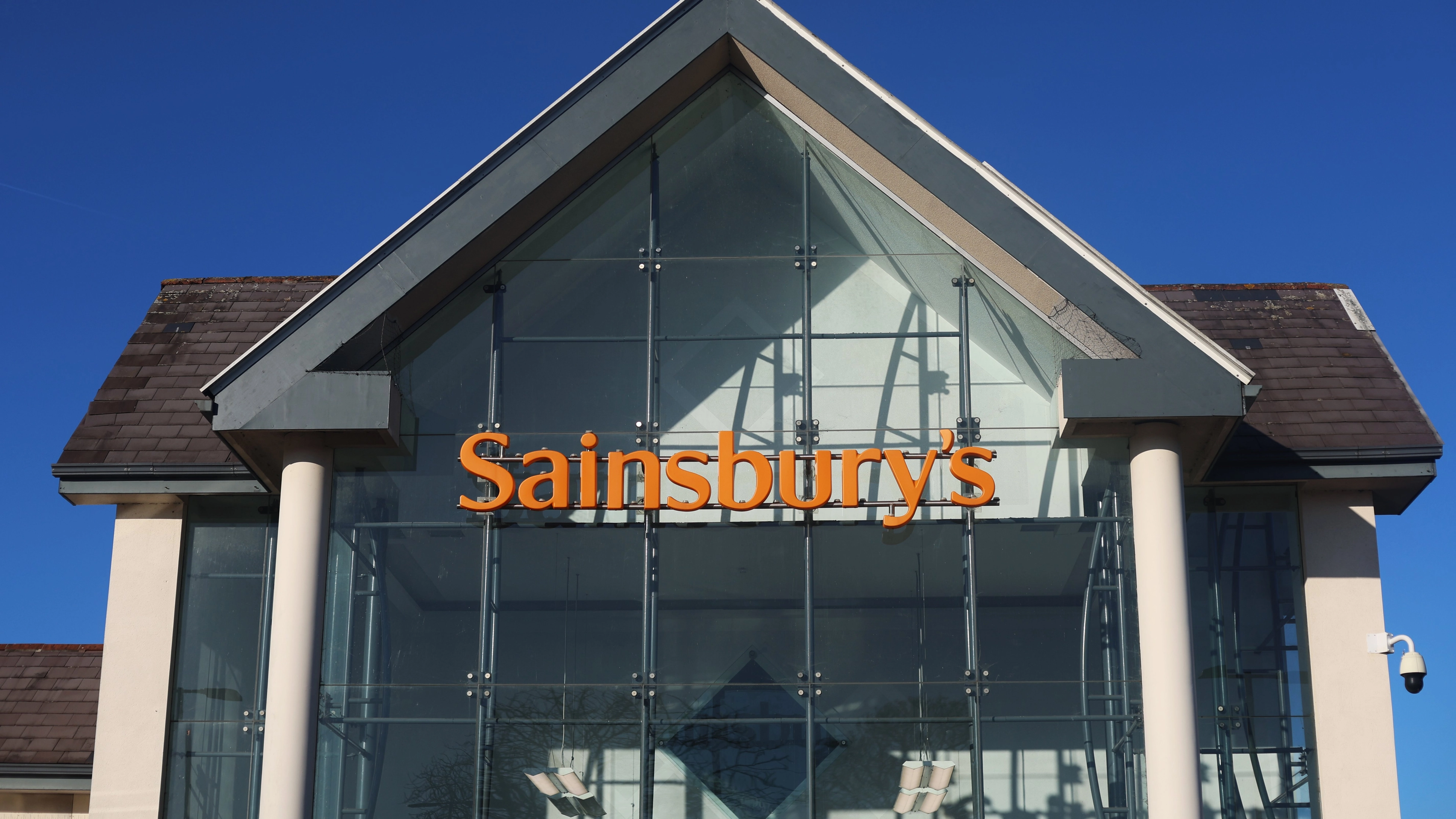 Sainsbury's 'disgusting' mince pie sandwich leaves people very confused
