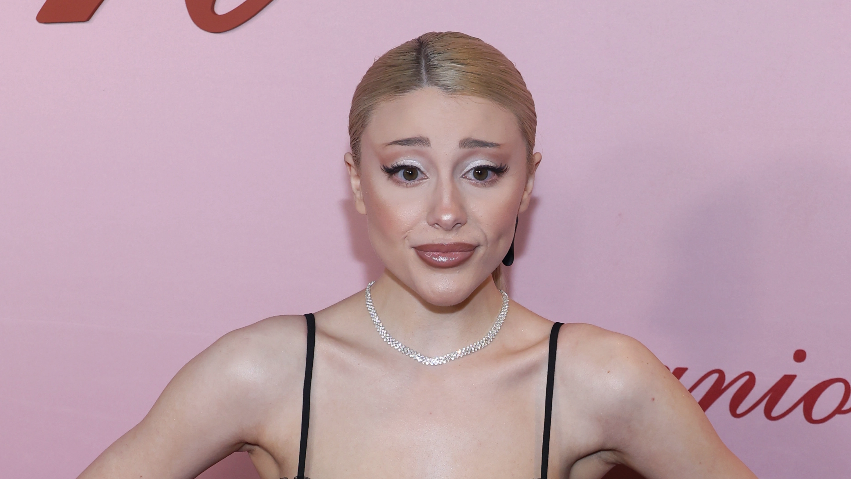 Ariana Grande fans 'terrified' after lookalike turns up to red carpet event