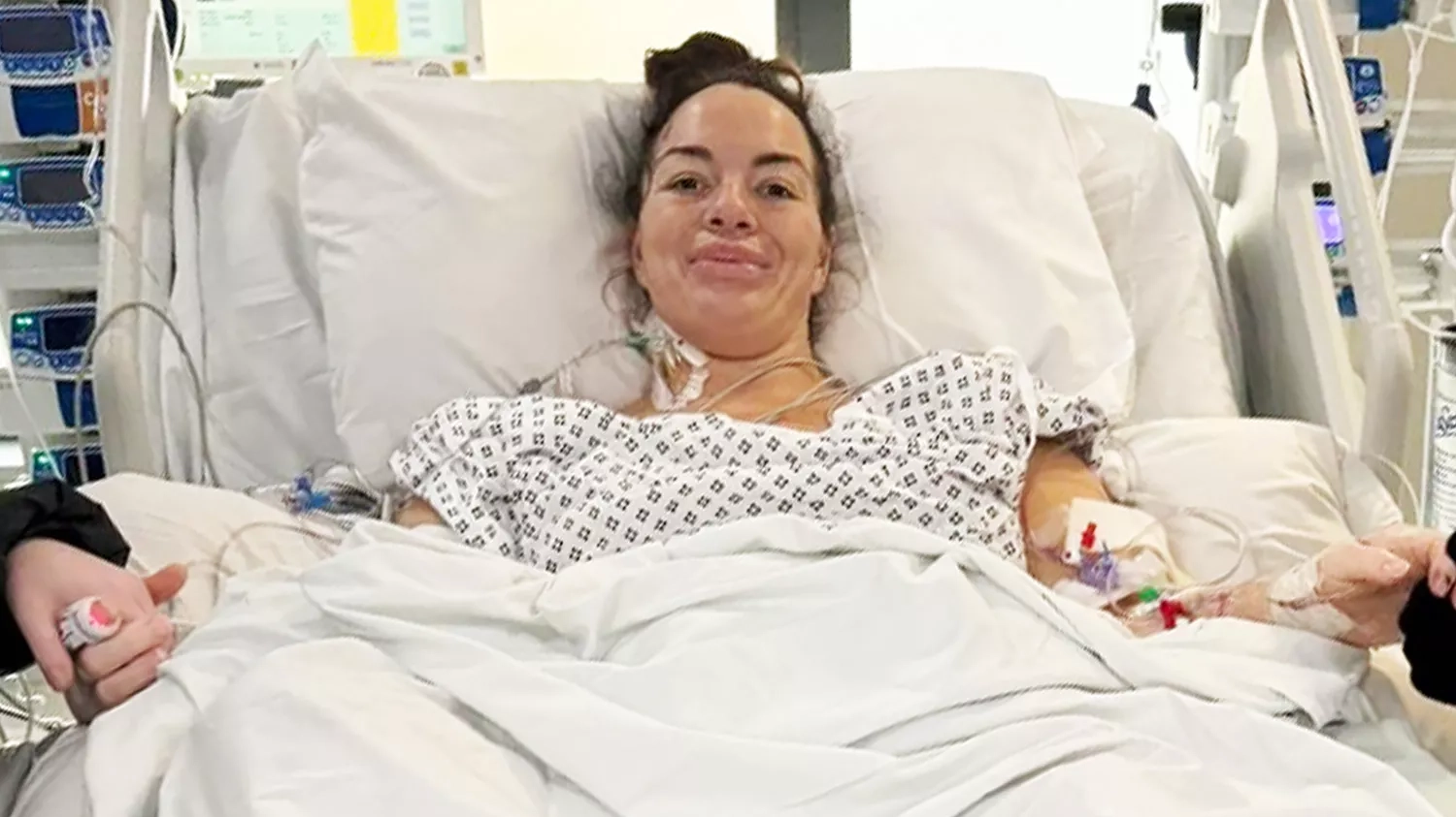 Doctors forced to apologise to 32-year-old woman after removing her womb only to discover she didn't have cancer