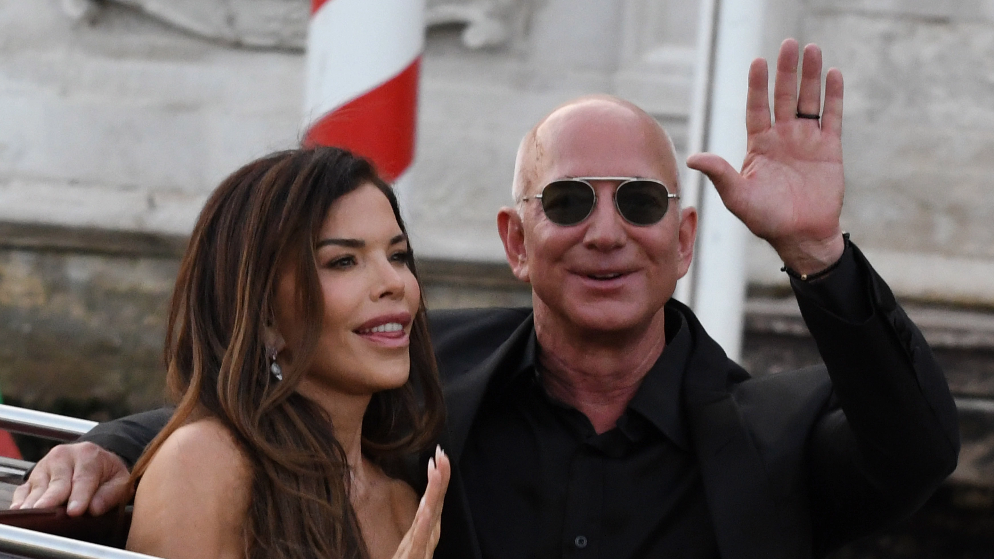 Jeff Bezos 'begged' Lauren Sánchez to break huge wedding tradition before getting married