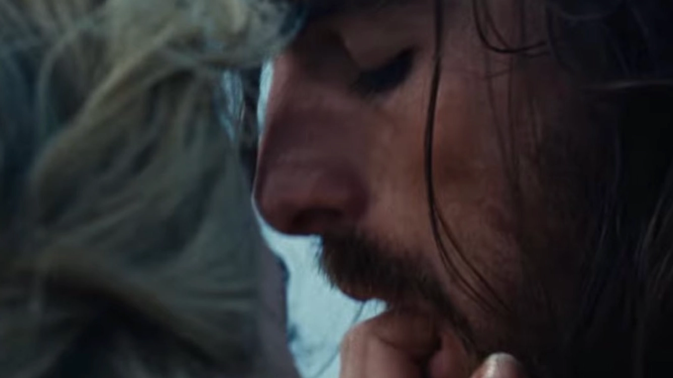 Sexpert explains 'finger sucking’ kink as Jacob Elordi fans 'lose it' over NSFW Wuthering Heights scene