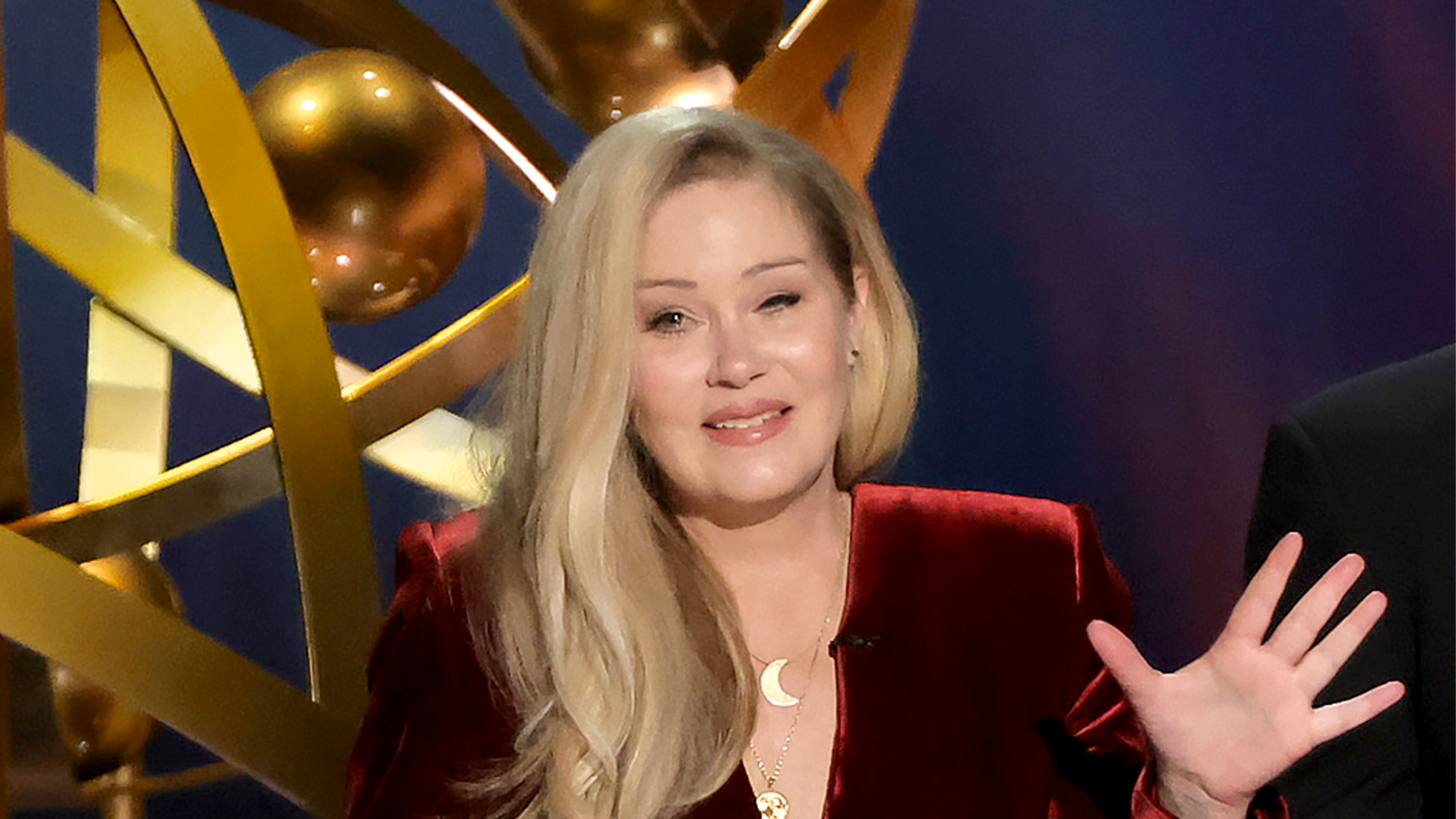 Early MS ‘warning signs’ that can appear five years before diagnosis as Christina Applegate opens up on initial symptoms