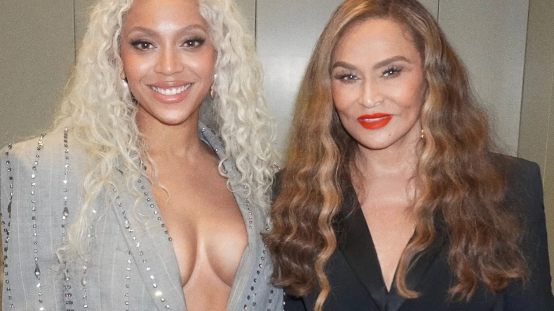 Beyoncé appears to address knee surgery speculation as fans raise concerns following World Cup lip-reading clip