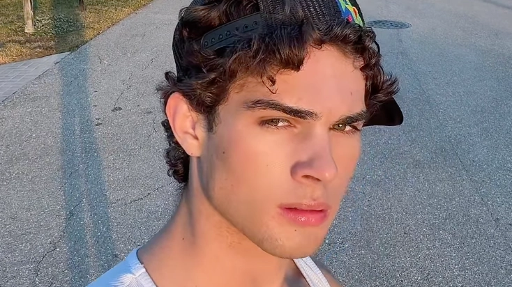 ‘Looksmaxxing’ influencer Clavicular ends livestream after suspected overdose
