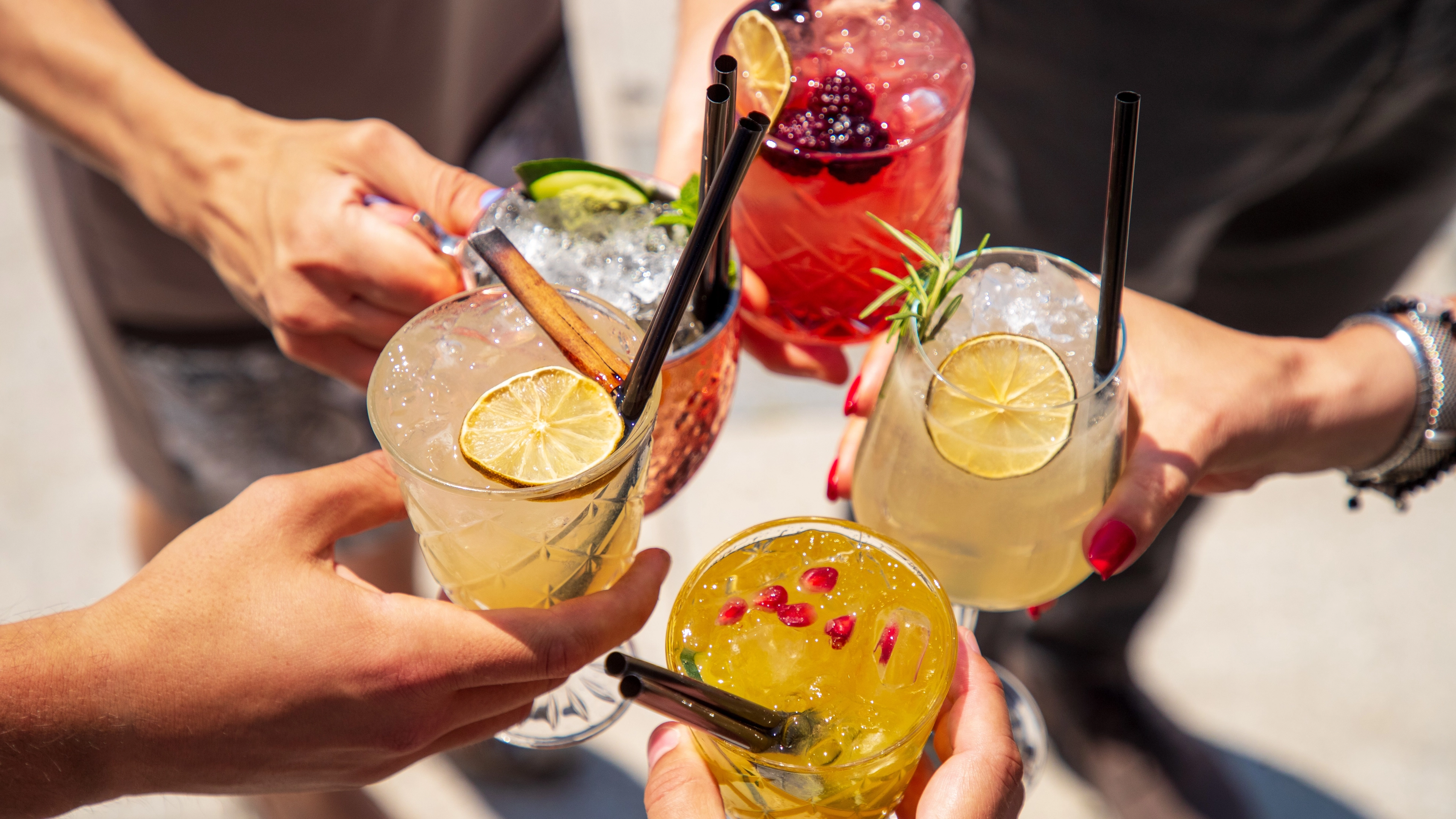 Doctor warns dangerous ingredient in fancy cocktails could ‘cause stomach to explode’