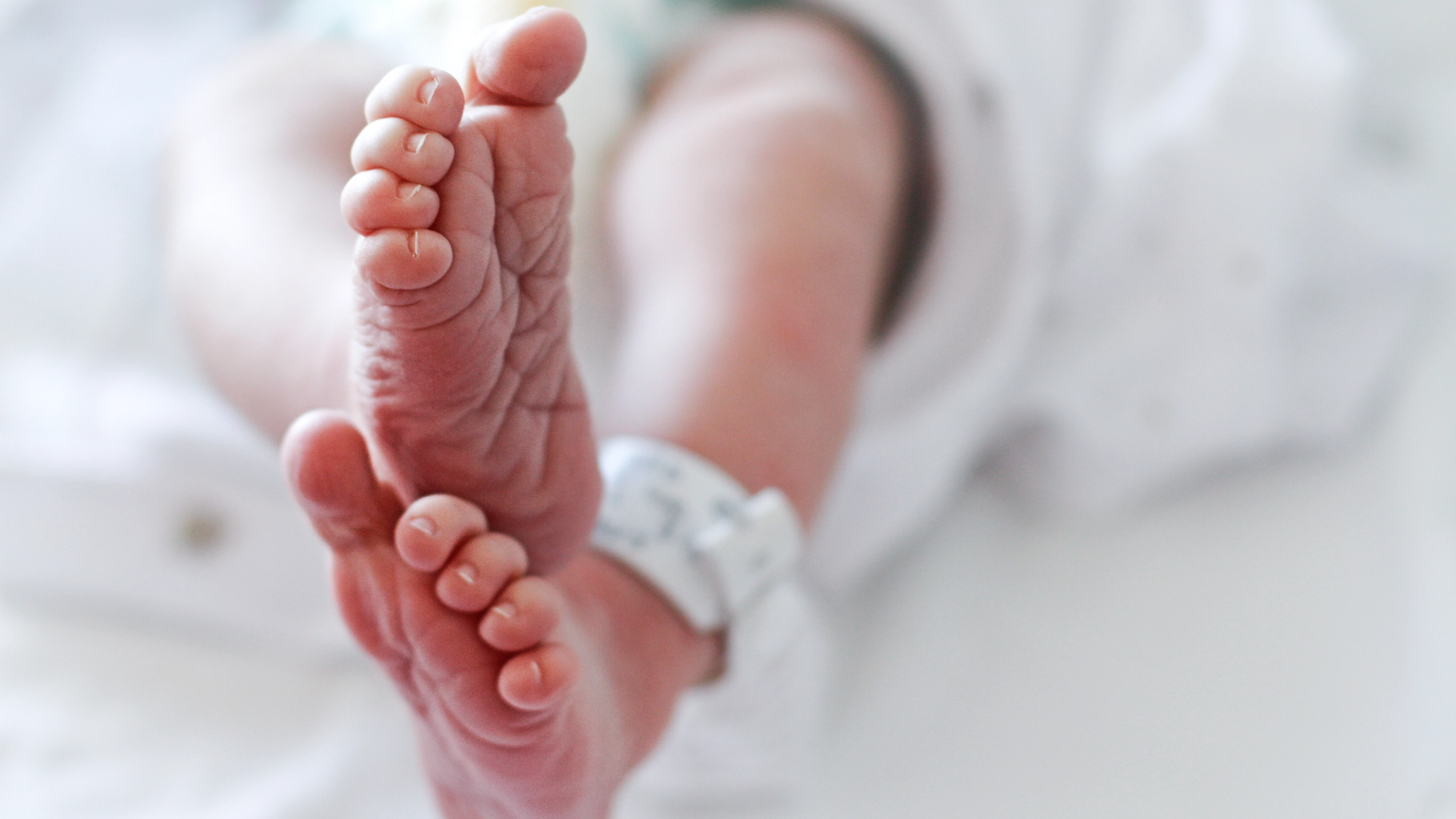 How one prison couple conceived ‘healthy’ baby without ever touching or meeting in person