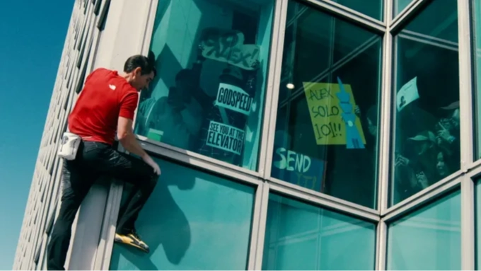 How much man who scaled skyscraper with bare hands was paid to 'risk his life' for dangerous stunt