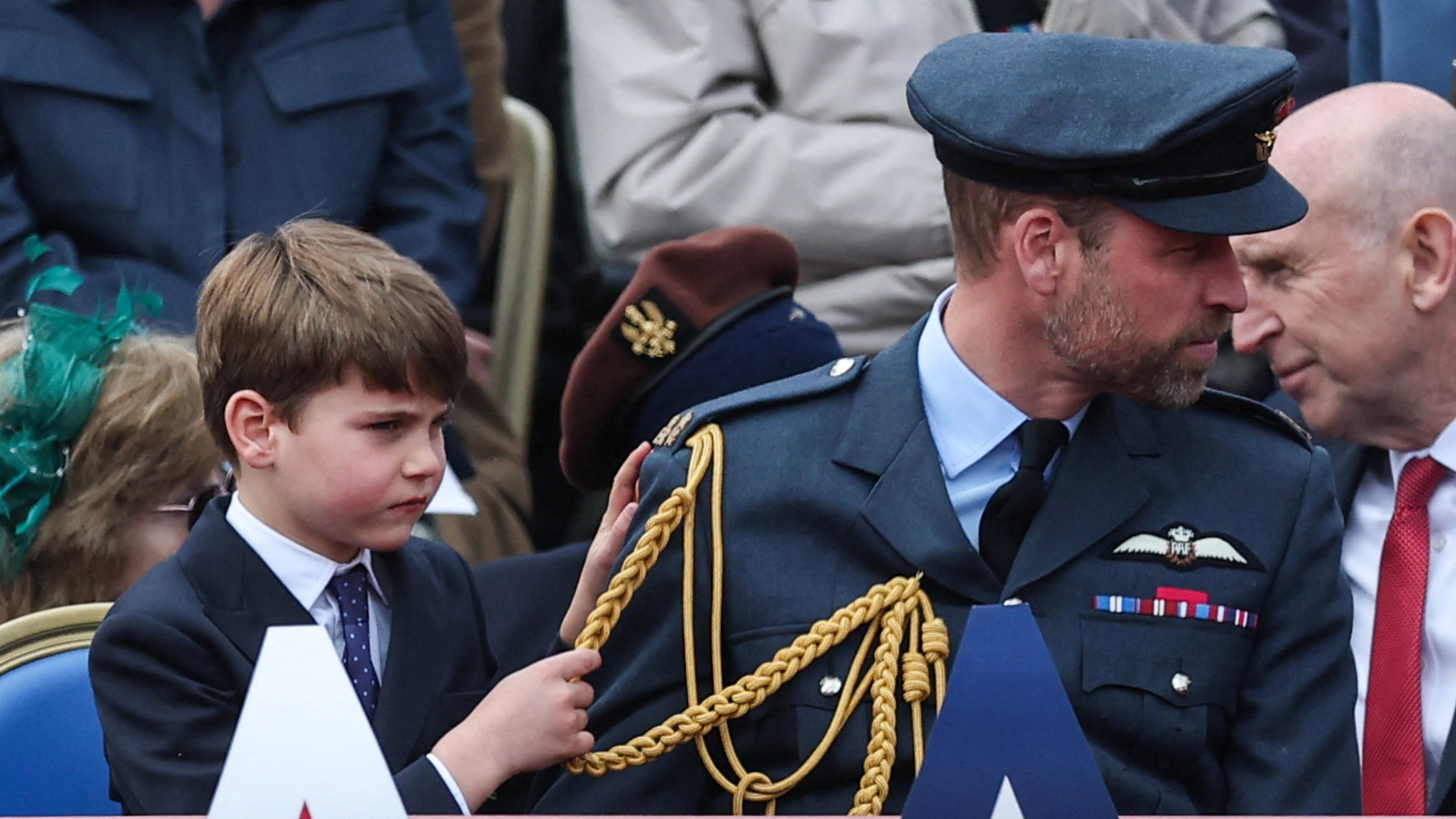 Lip reader reveals brutal comment Prince Louis made to dad Prince William during rare public appearance