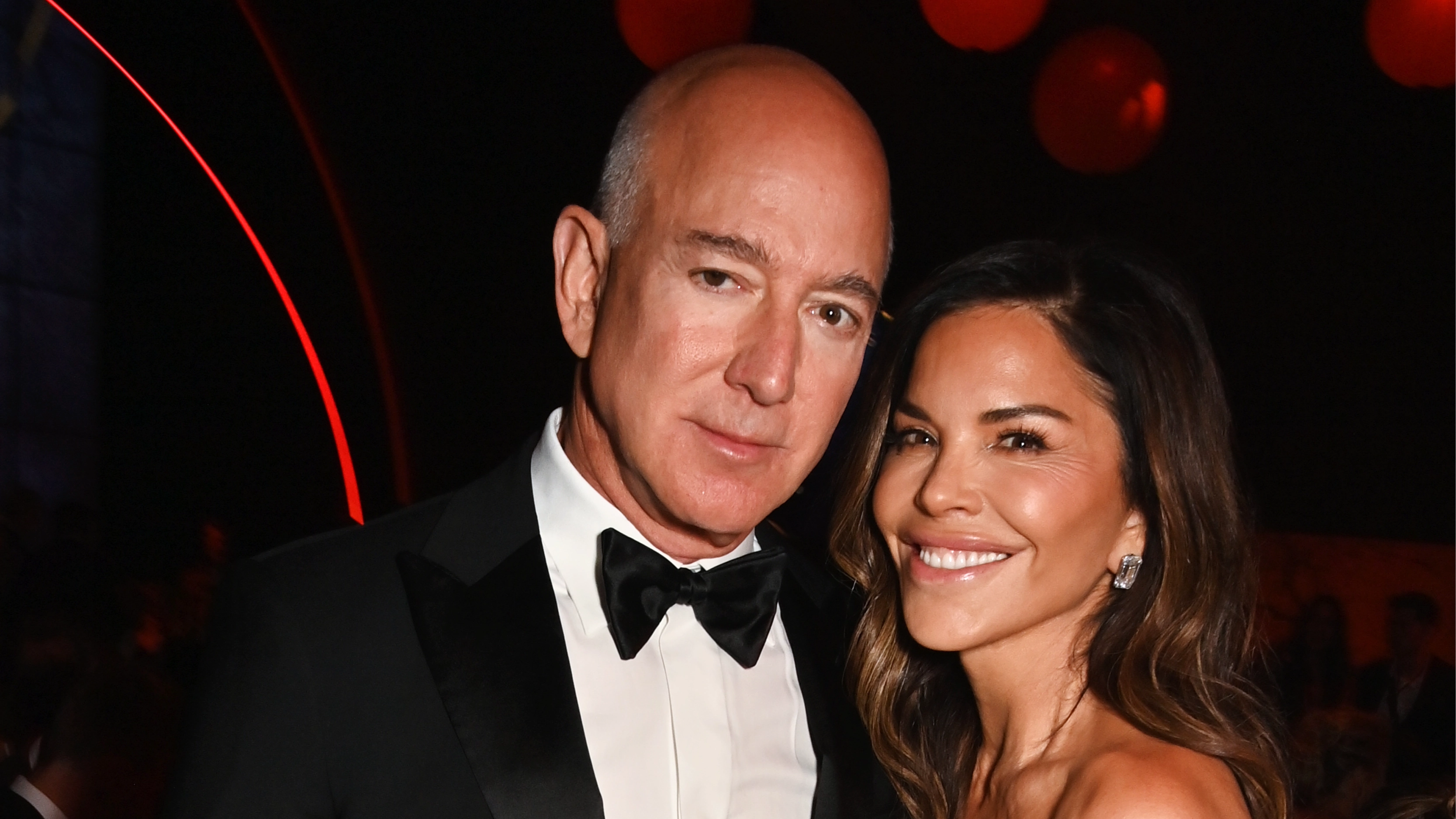 Jeff Bezos and Lauren Sanchez' wedding invite has been leaked and everyone's saying the same thing