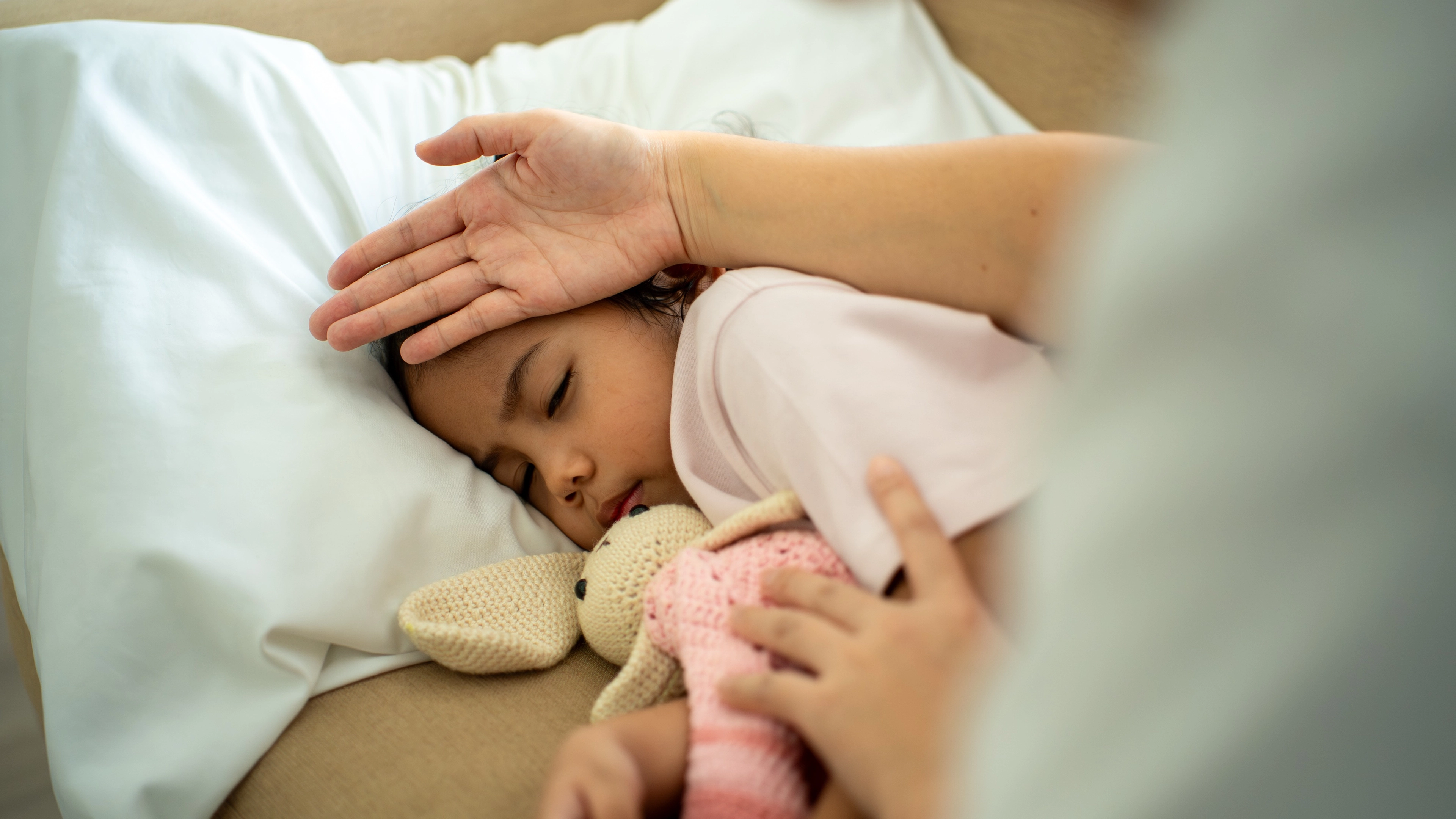 Key differences between adenovirus and 'common flu' - here are 3 symptoms to watch