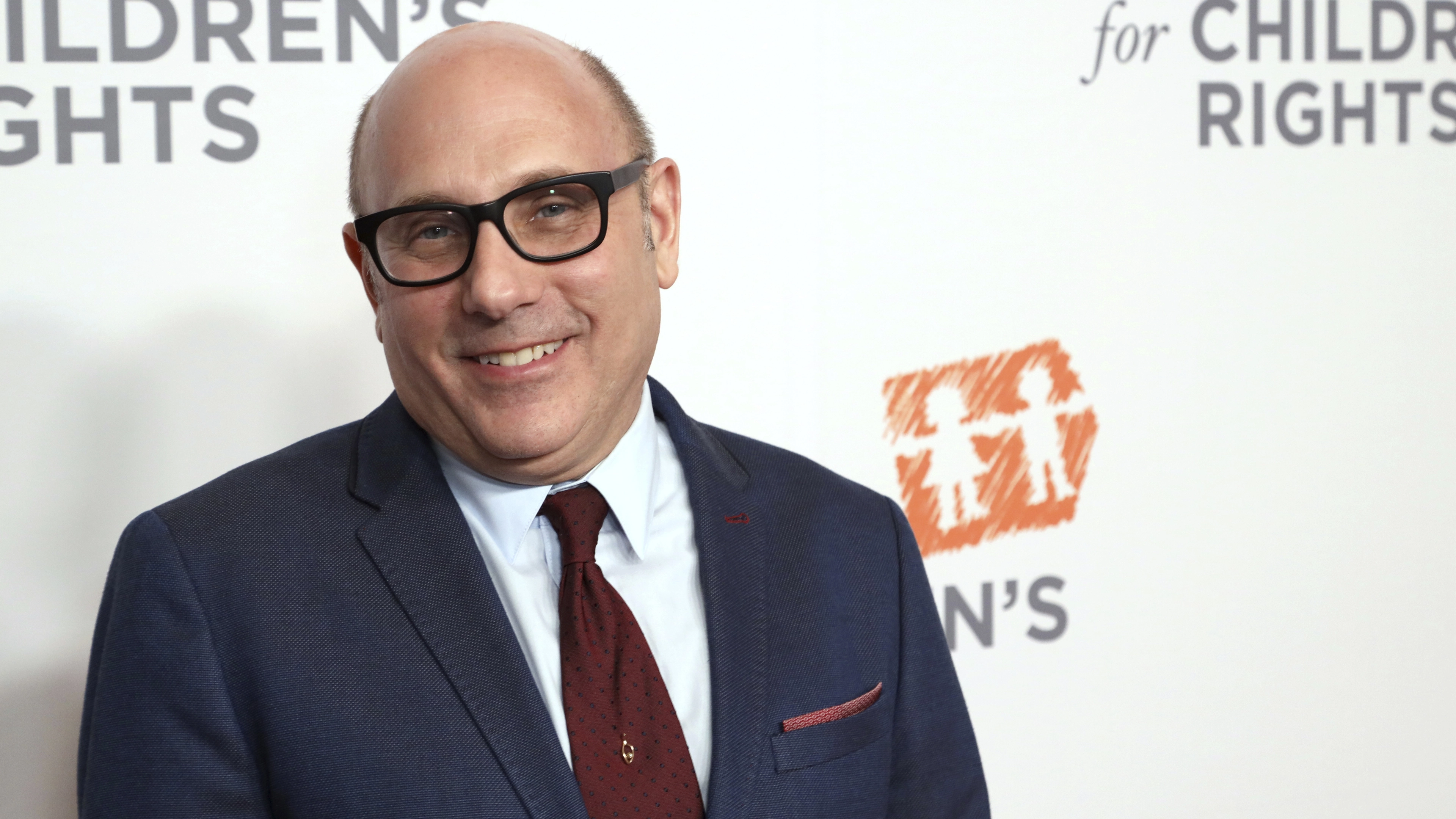 SATC Fans Spot Hidden Tribute To Willie Garson In Bar Mitzvah Scene