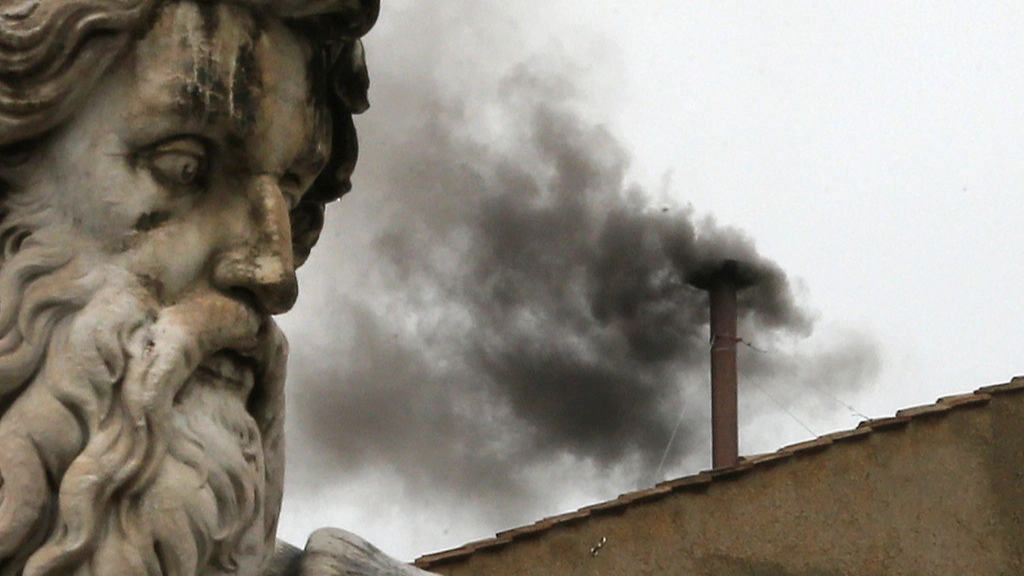 Unexpected guest spotted on Vatican roof shocks audience amid wait for conclave smoke signal