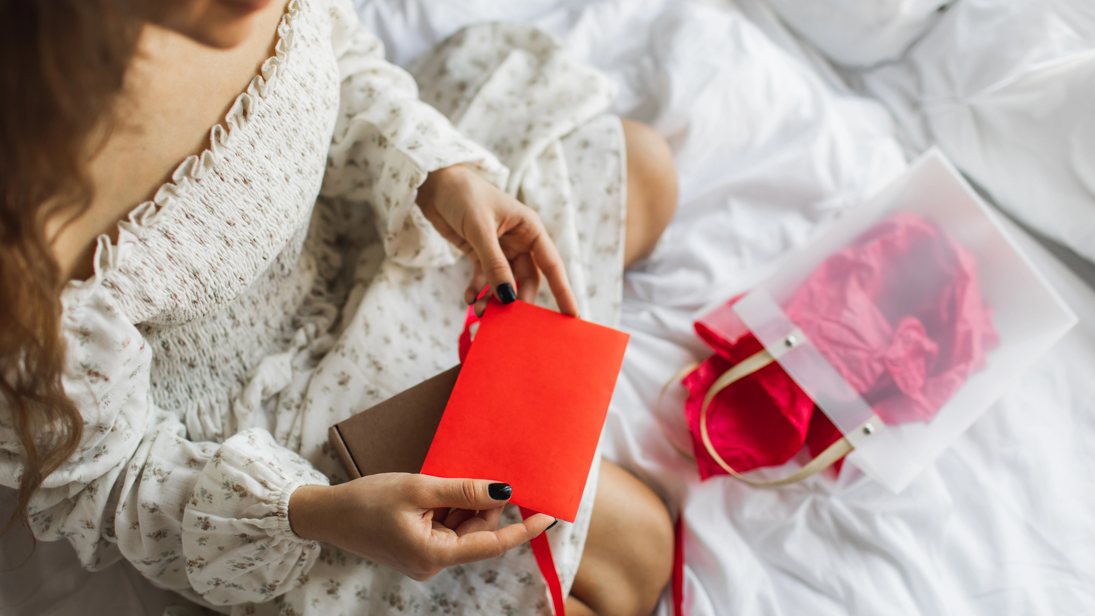 Woman reveals partner’s reaction to her dad buying her Valentine's card and people are not happy