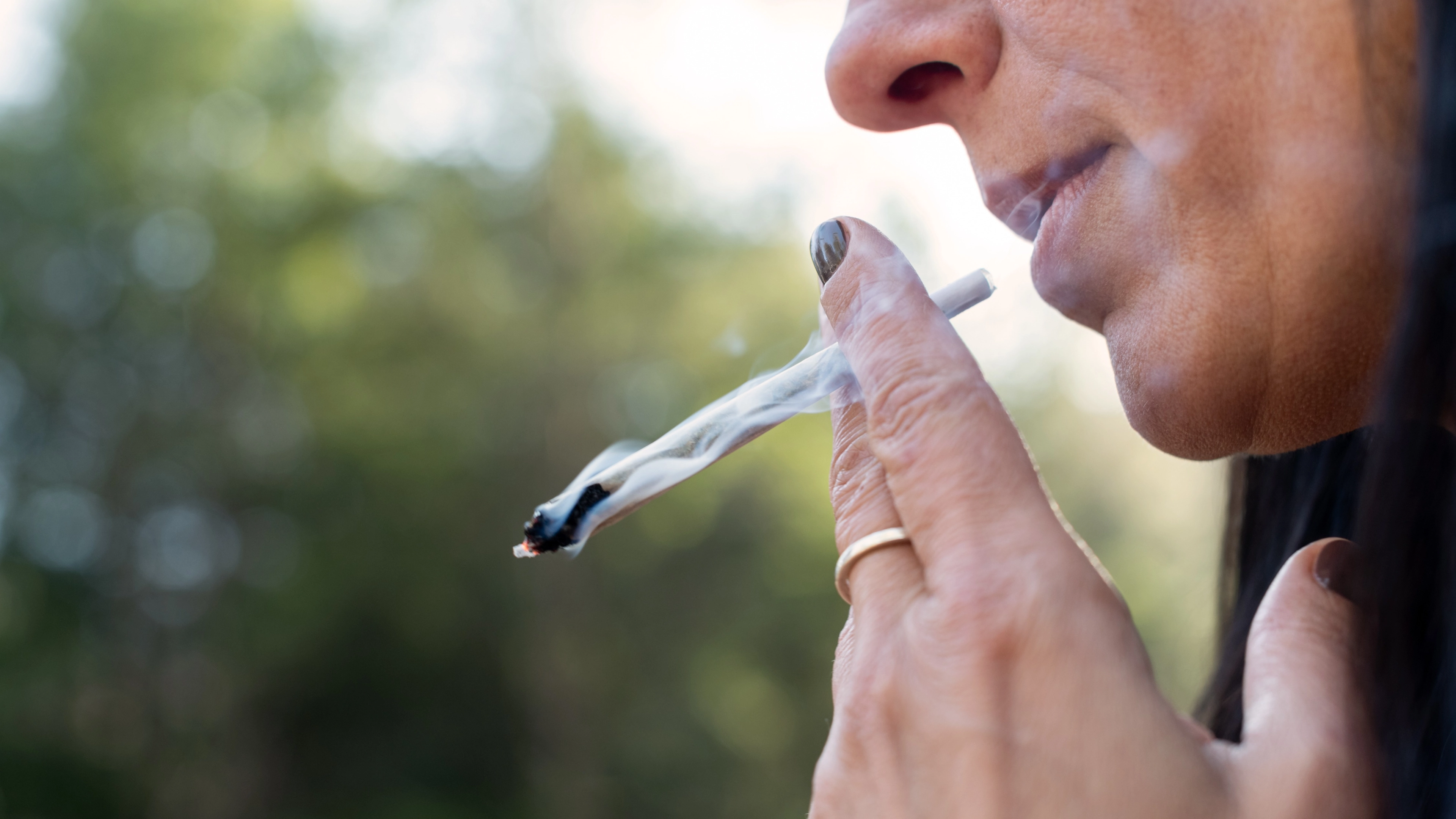 Weed smoking trend sparks concern as 'cannamoms' heath risks are revealed