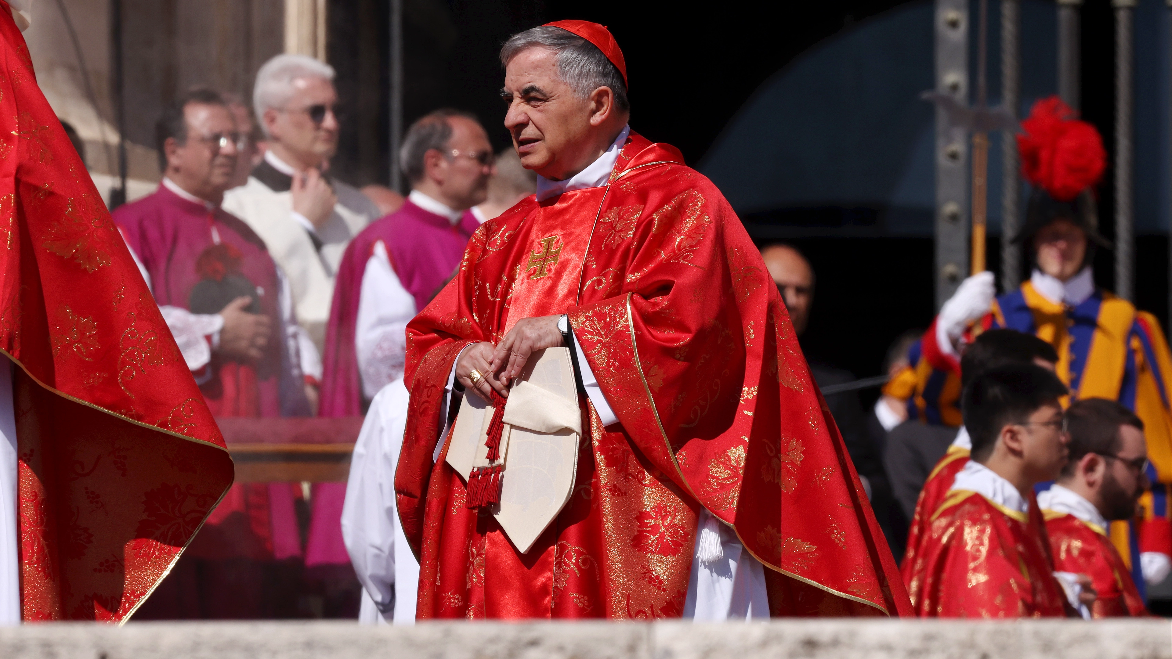 Disgraced cardinal pulls out of conclave after ‘receiving letters’ from late Pope Francis
