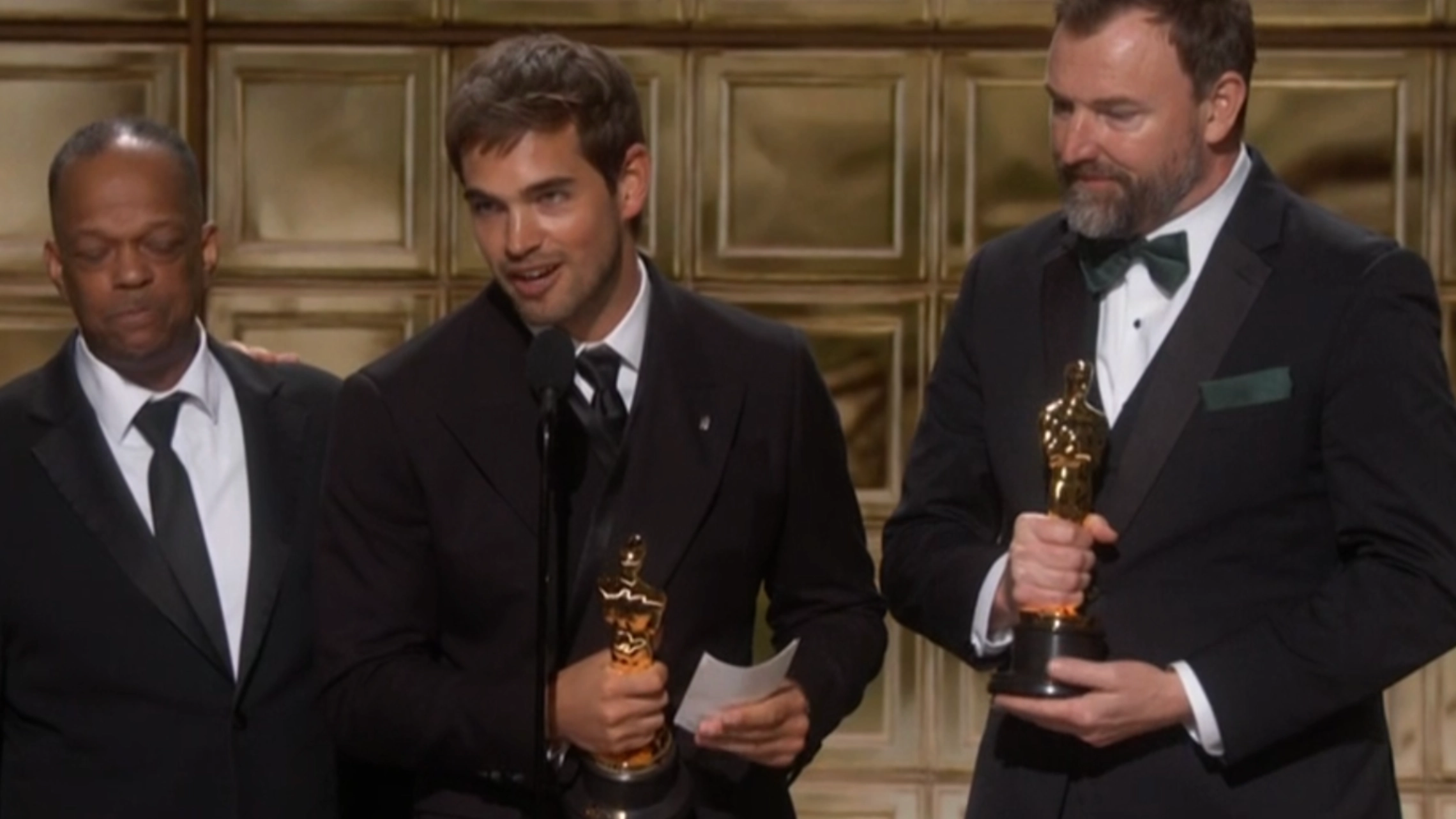 Oscar winners break extremely rare record and viewers are left shocked