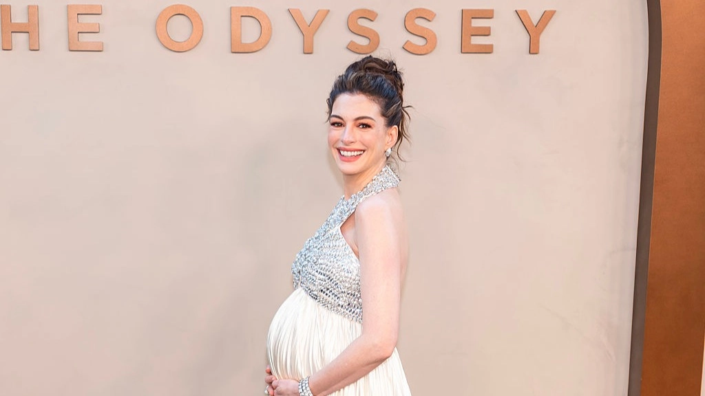 Anne Hathaway opens up about getting pregnant at 43 after having ‘low expectations’