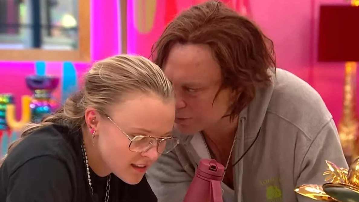 Mickey Rourke slammed over disgusting homophobia towards 21-year-old JoJo Siwa in shocking clip