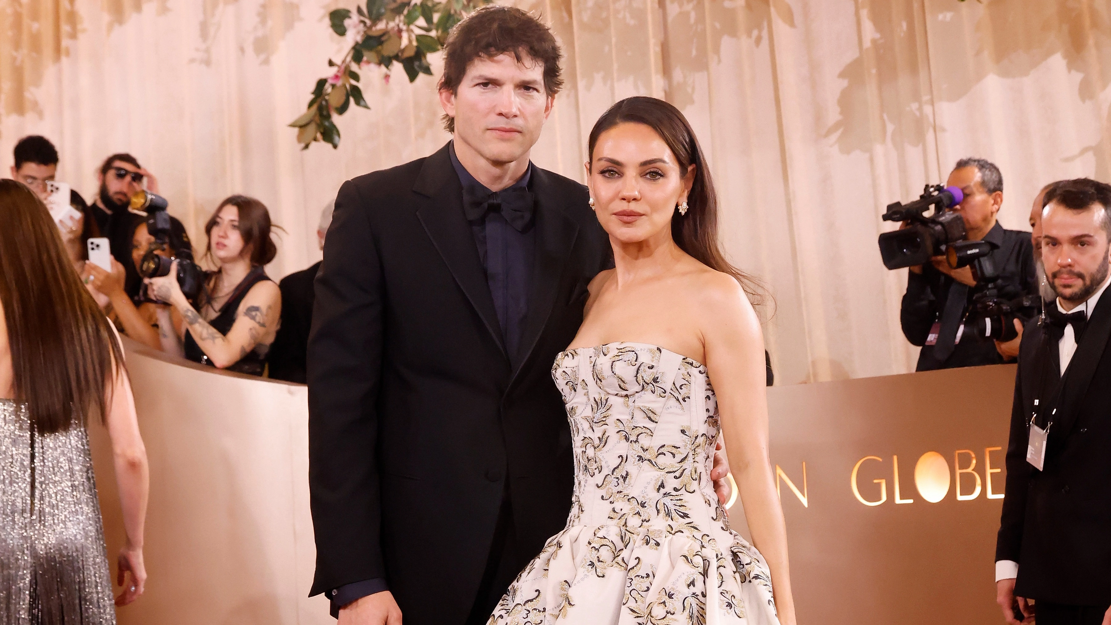 Ashton Kutcher finally addresses controversial hygiene claims after bathing admission left people shocked