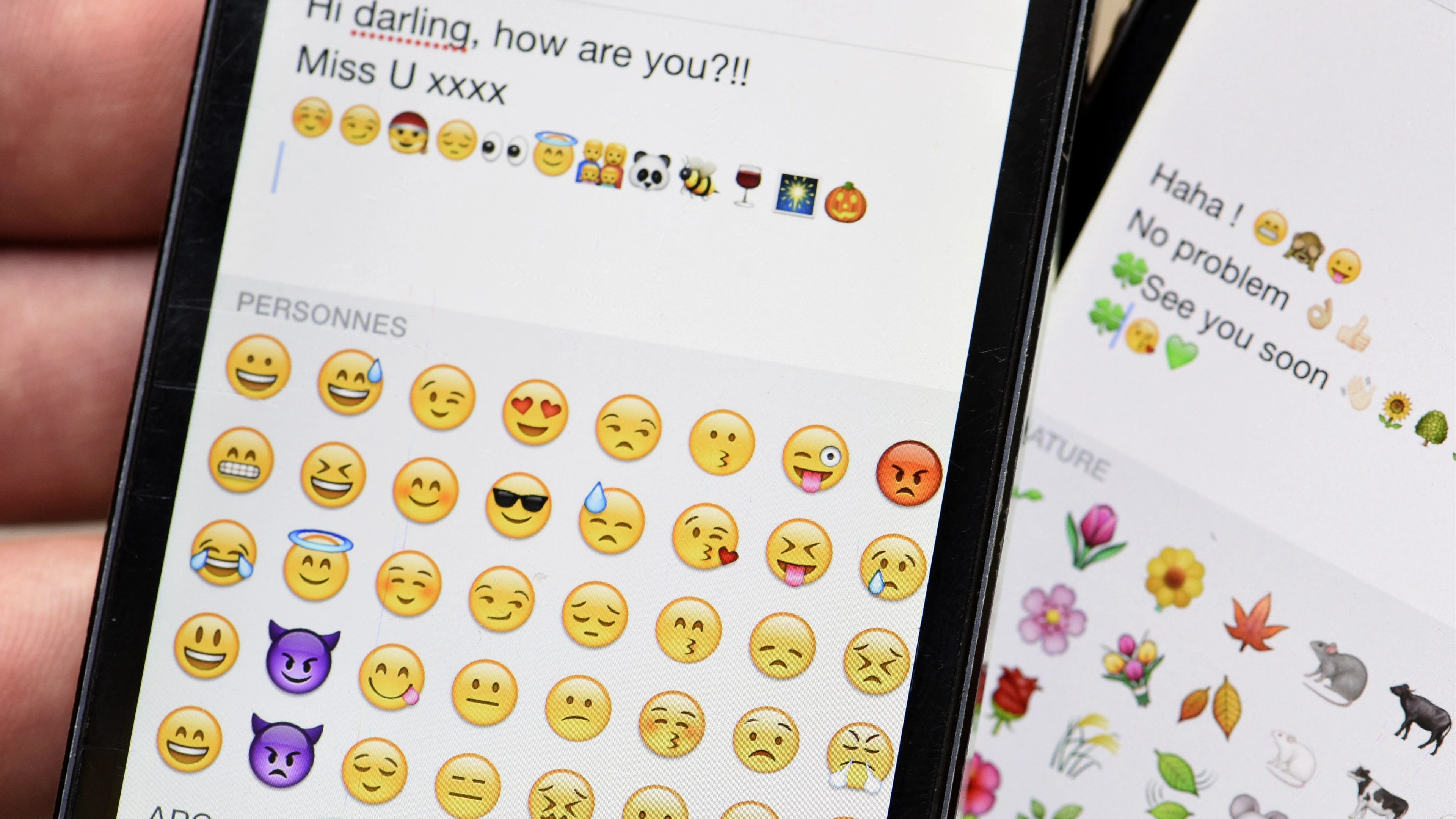 Private investigator has warning for parents who spot kids using these emojis