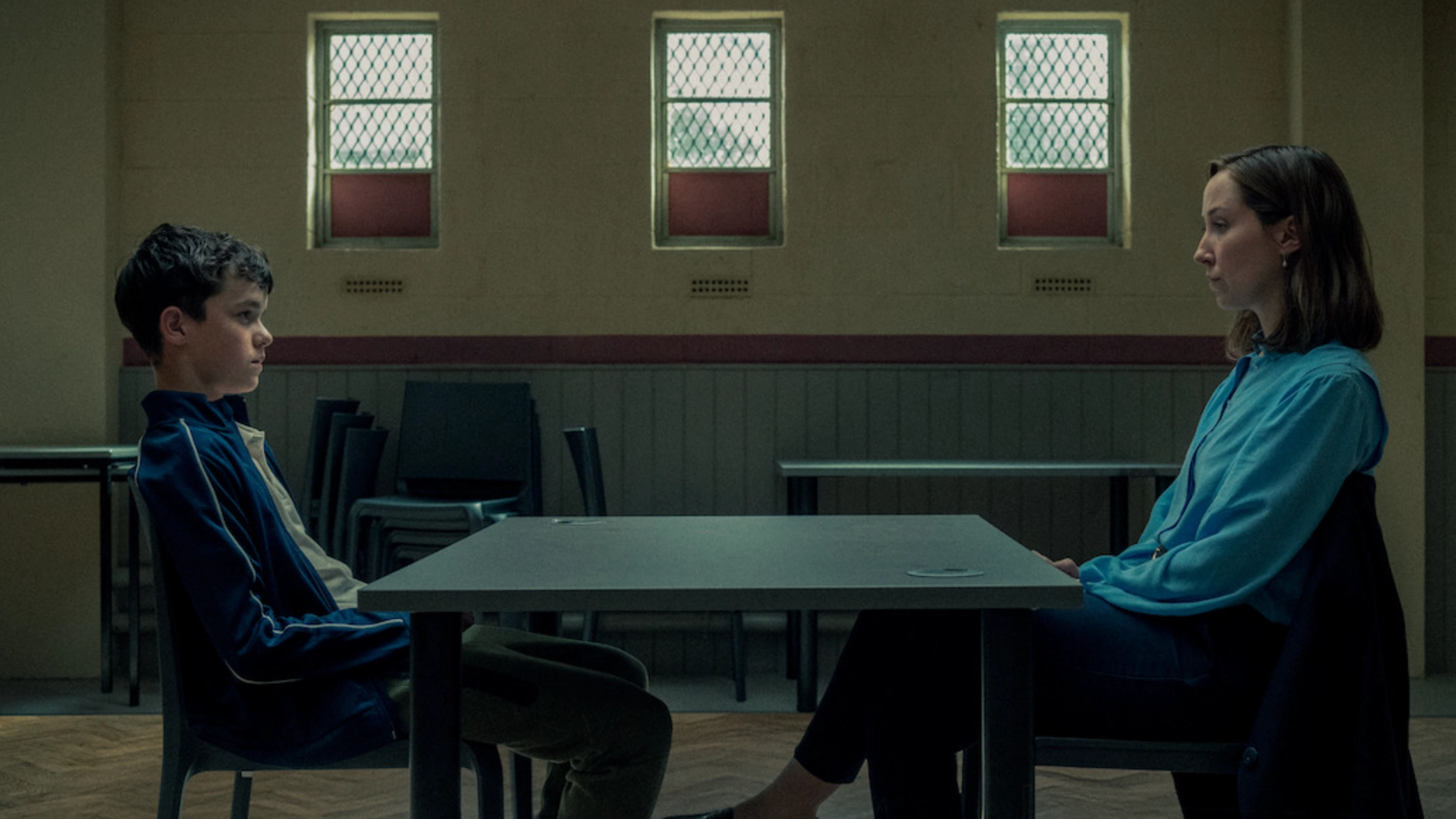 Expert explains clever hidden meaning behind psychologist's blue shirt in Adolescence