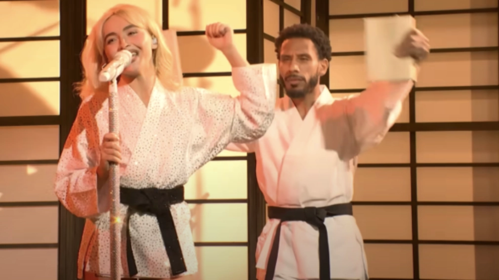 Sabrina Carpenter fuels heated debate after being called out by fellow artist for ‘cultural insensitivity’ during SNL performance