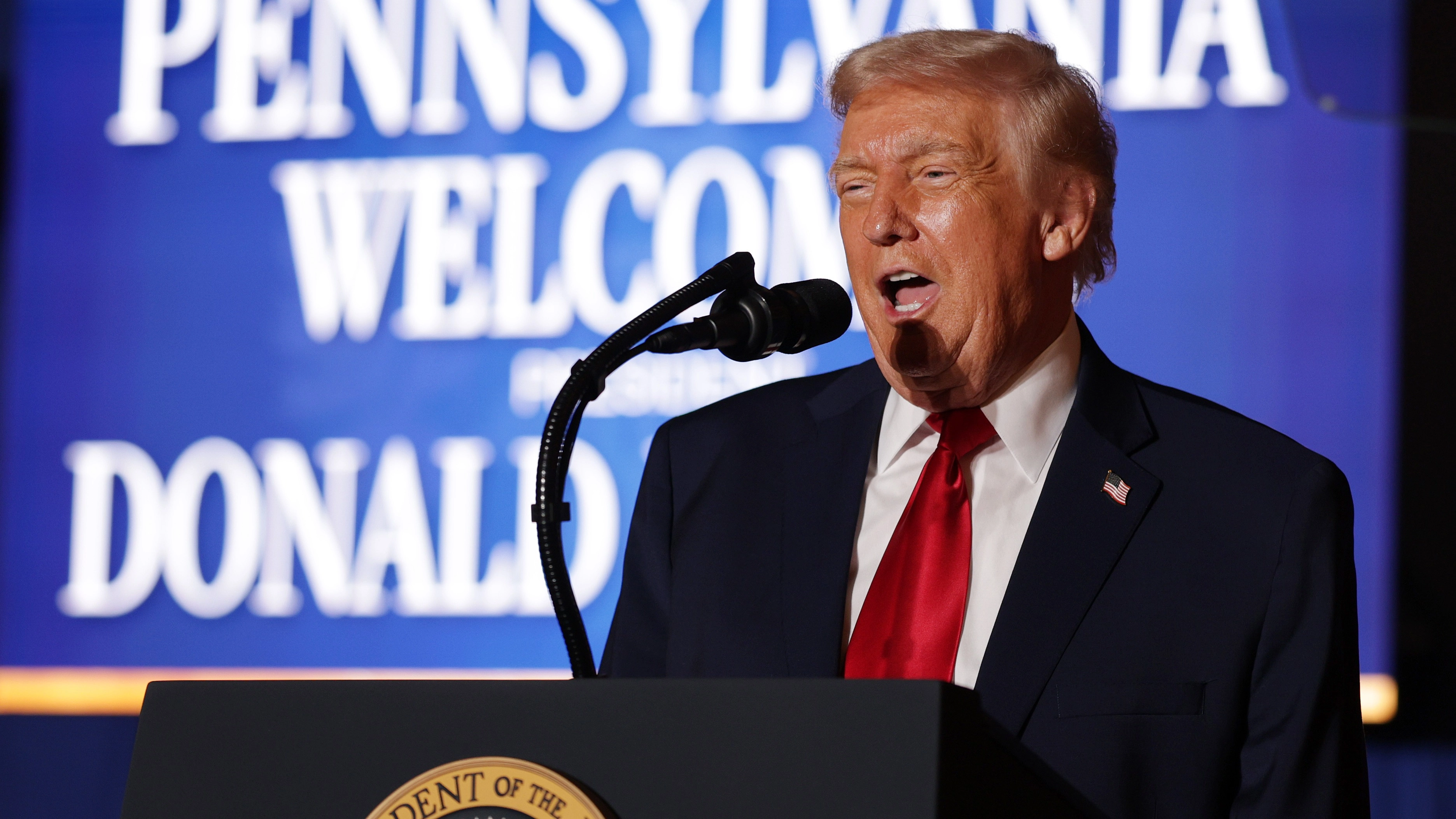 Donald Trump goes on explicit 'racist' rant leaving people disgusted