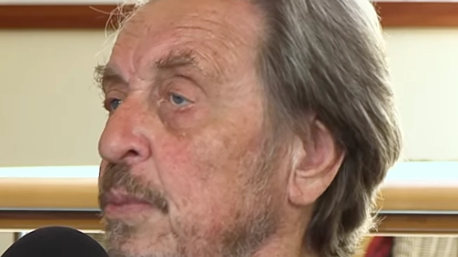 Elon Musk’s dad leaves people furious with four-word comment about impregnating his stepdaughter