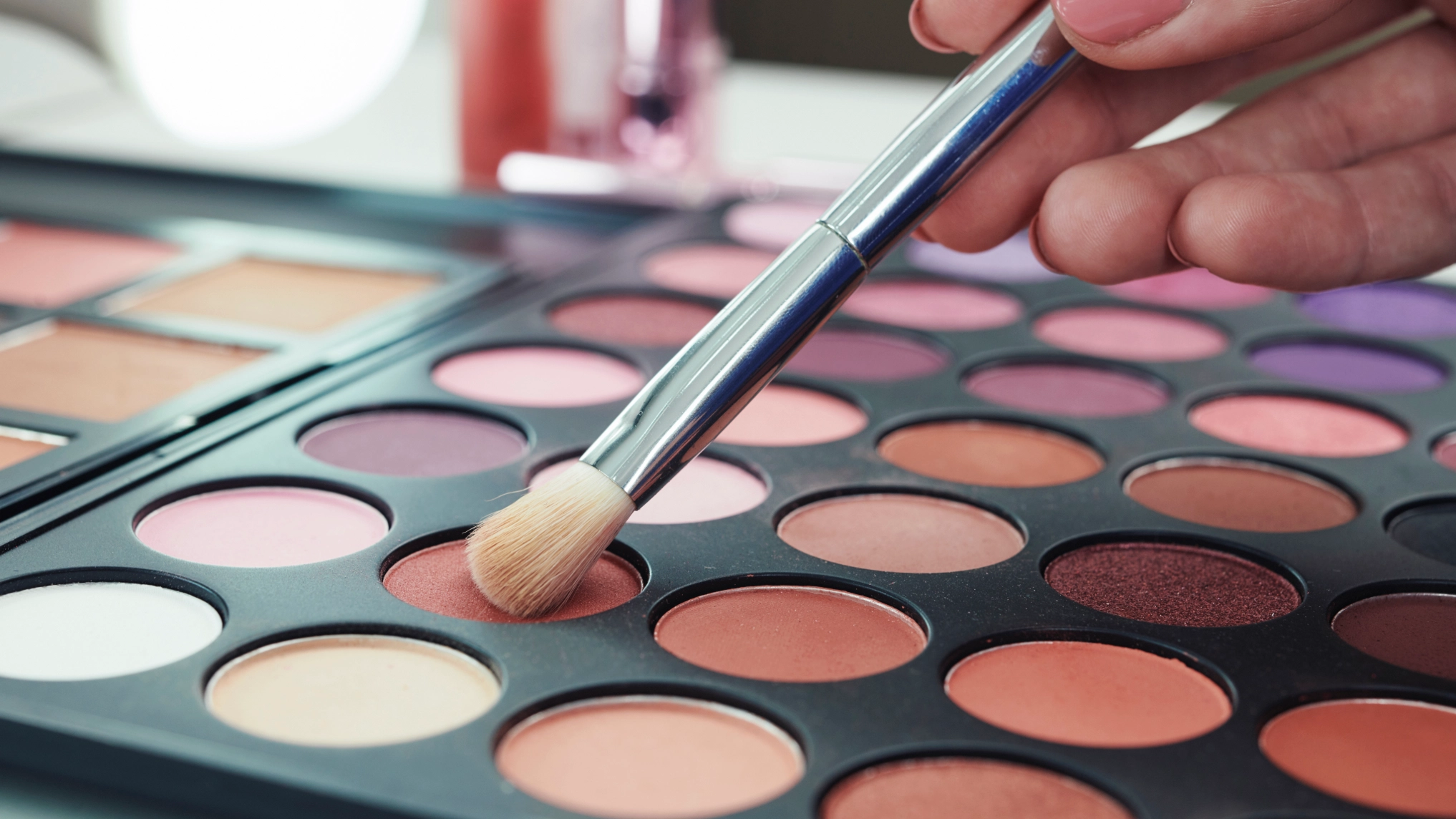 This 2000s make-up is back - Millennials will be quaking