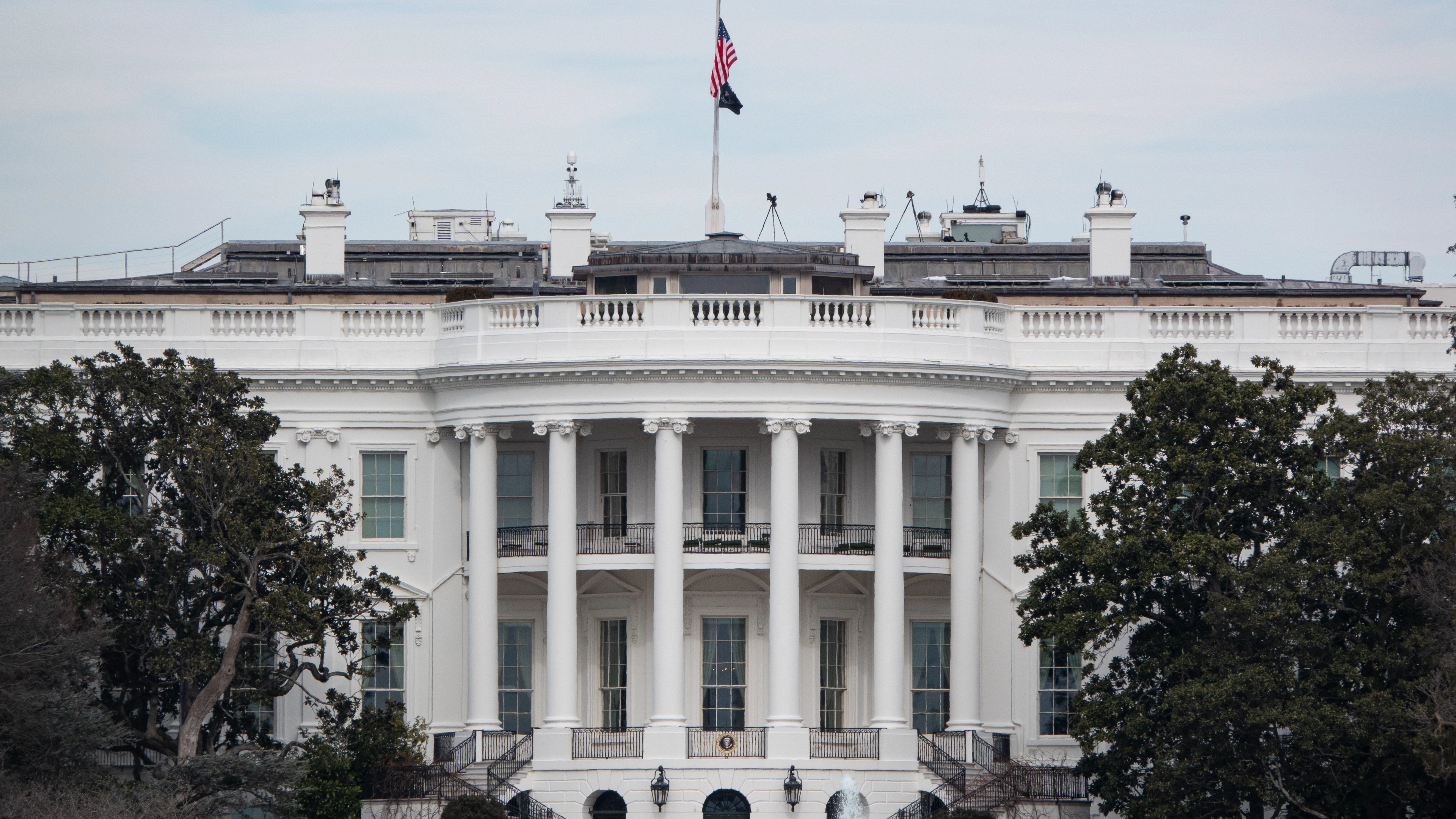 White House sparks confusion over unusual 'fake news' press release