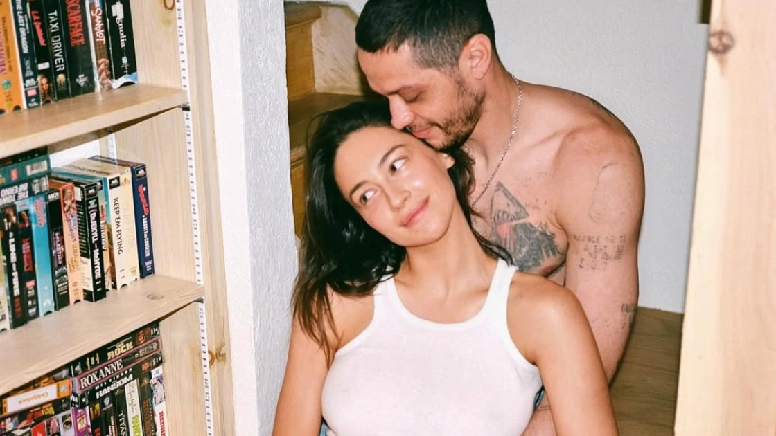 Pete Davidson's girlfriend Elsie has surprisingly NSFW way of confirming they are expecting first child