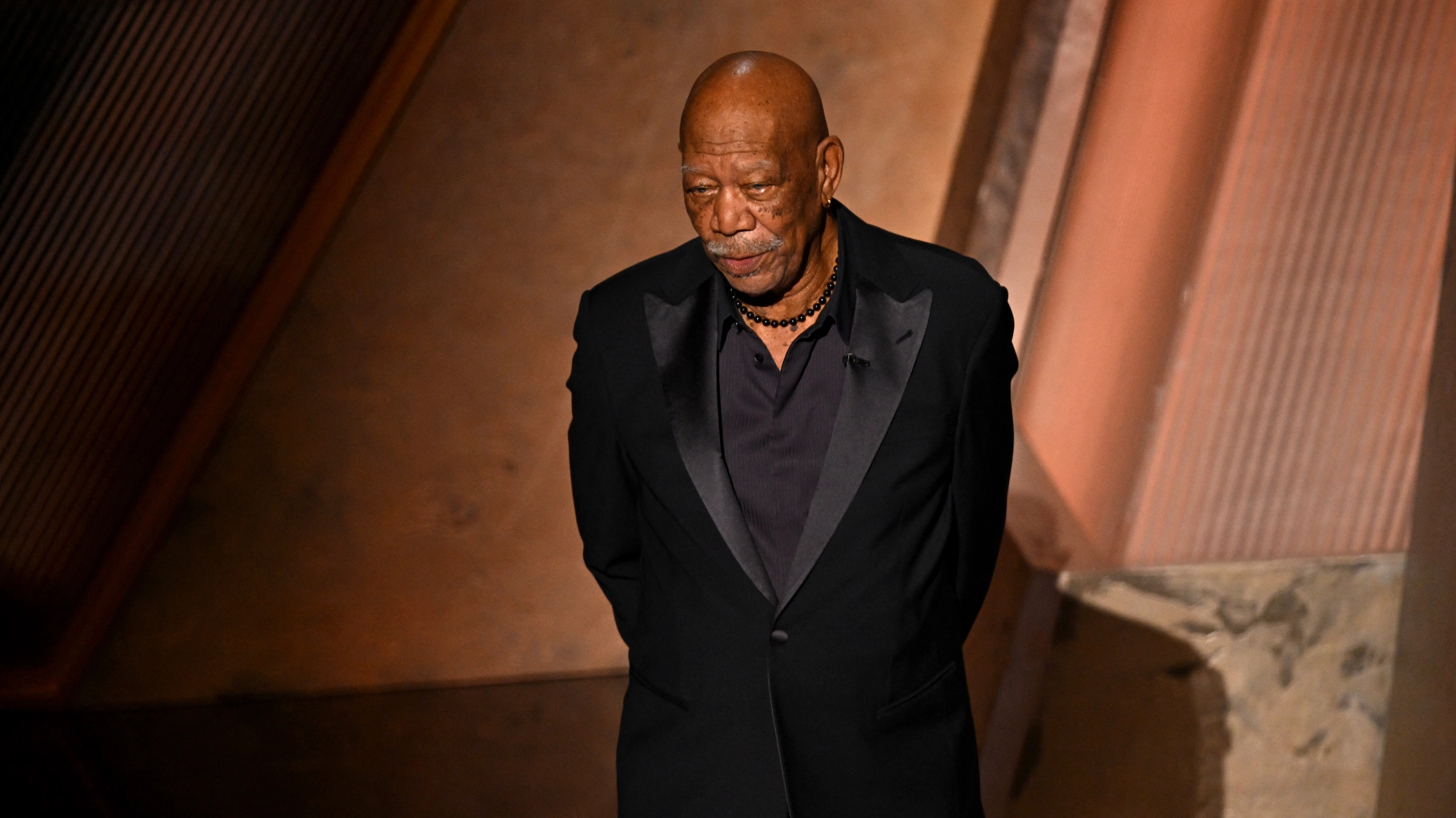 Sad reason Morgan Freeman is wearing one glove at tonight’s Oscars