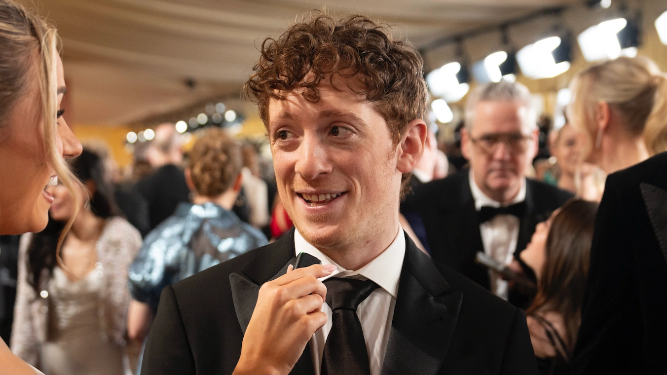 Ethan Slater’s ‘awkward’ answer to Ariana Grande question at Oscars has everyone making same point