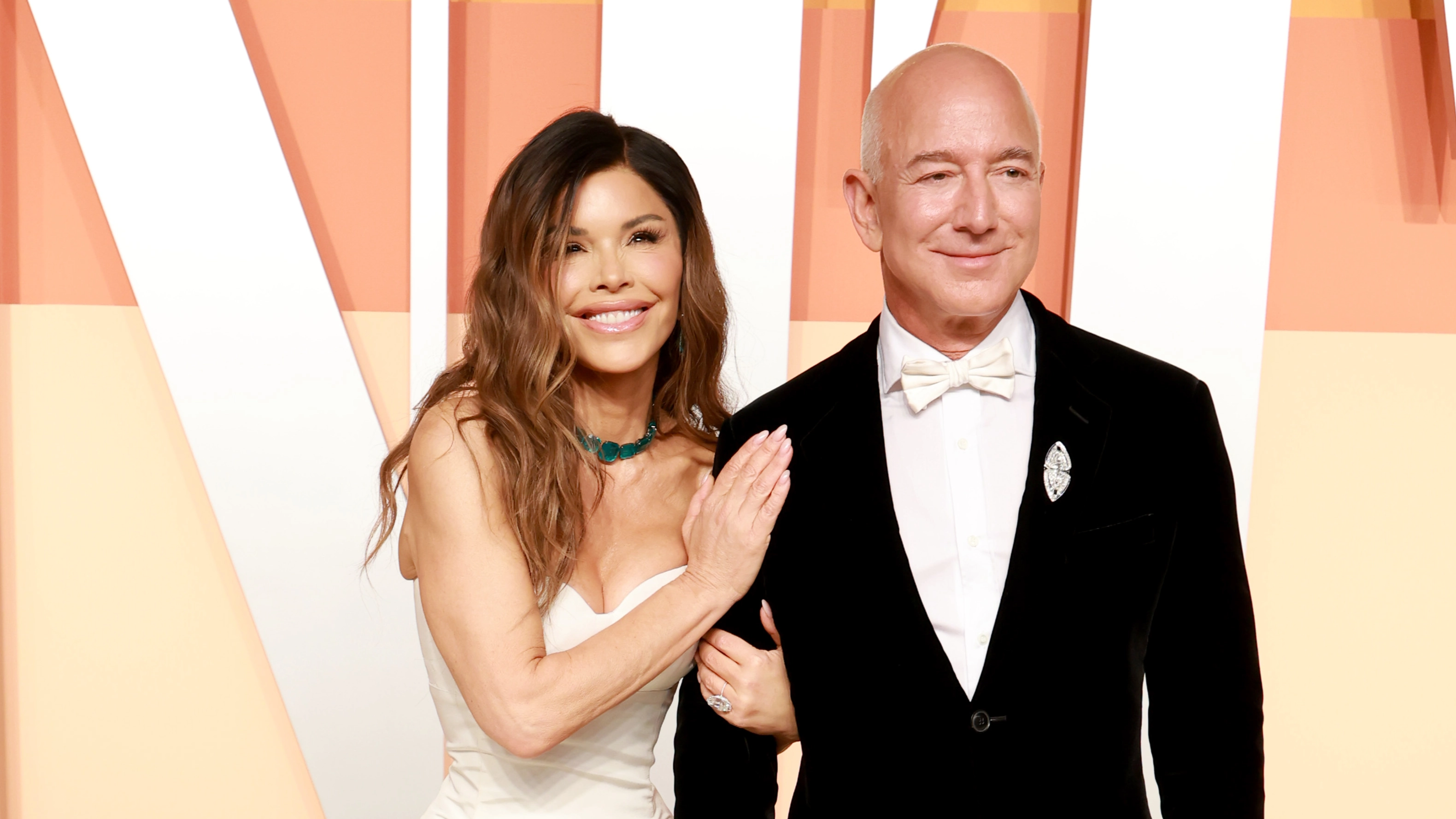 Jeff Bezos and Lauren Sánchez make one request for wedding guests and people are seriously shocked