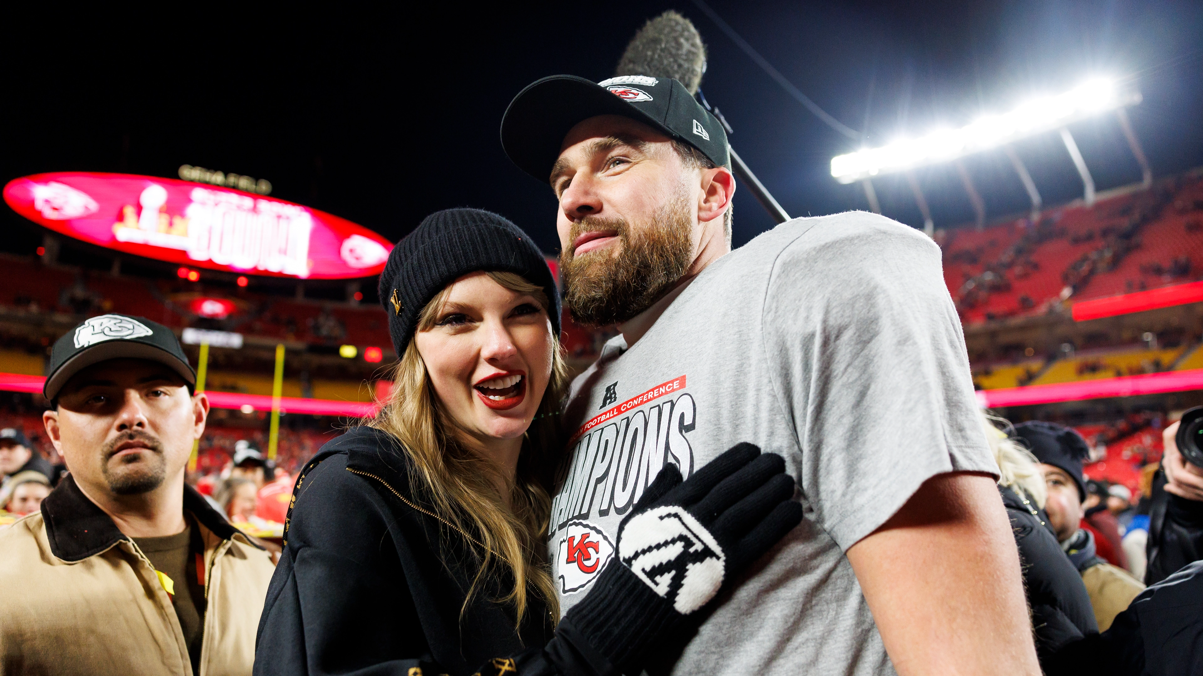 Travis Kelce made NSFW bedroom admission to fan that appears to expose private life with Taylor Swift