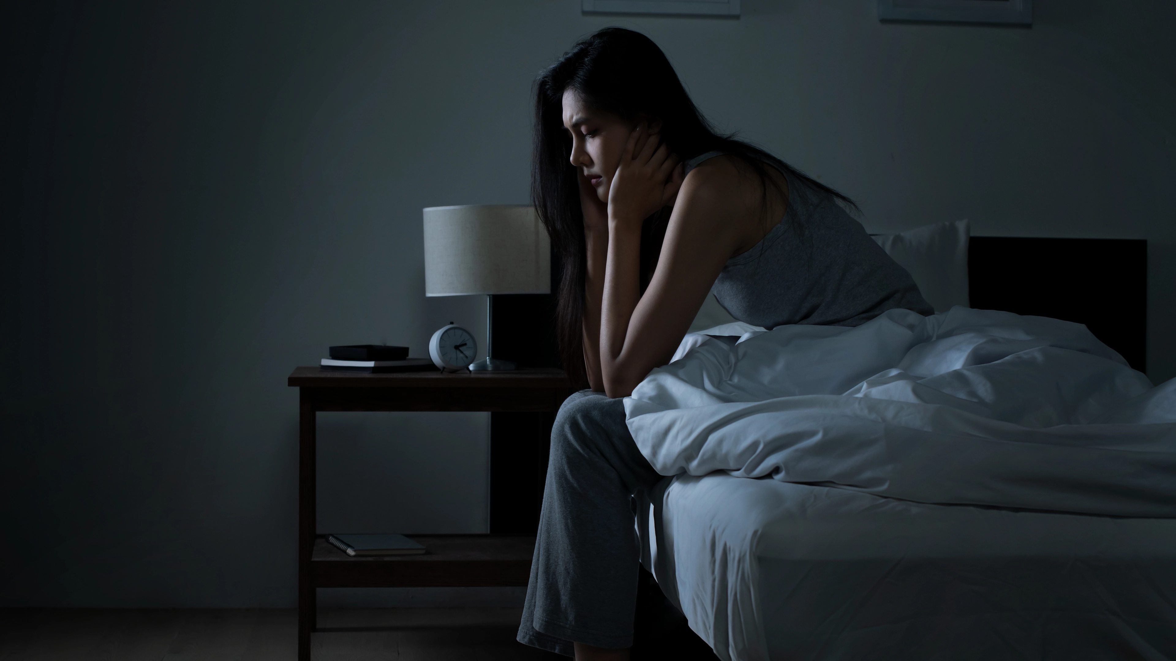 Doctor reveals one thing anyone who struggles to fall asleep 'should never do'