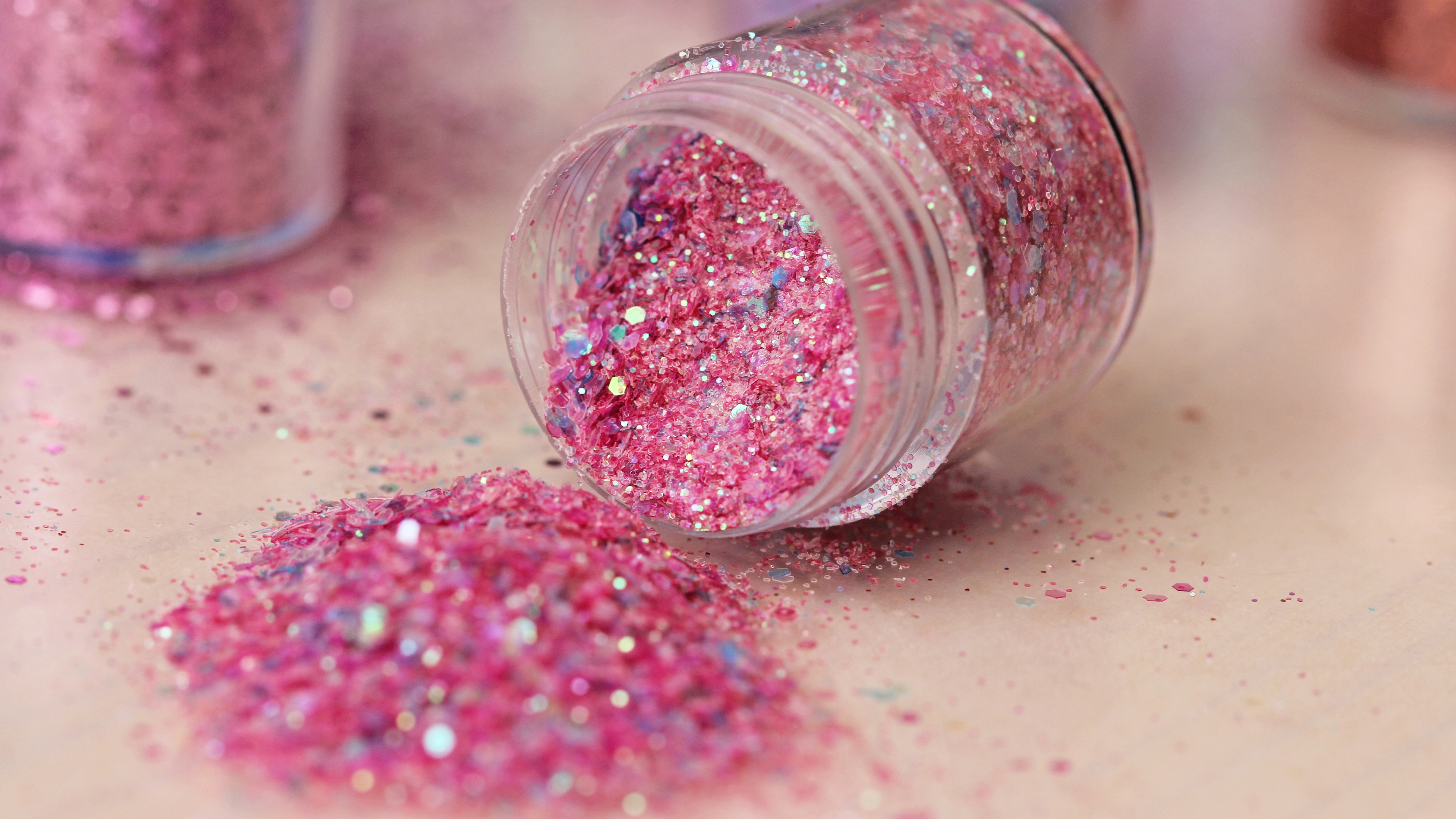 Surprisingly shocking reason why women are wearing glitter on dates