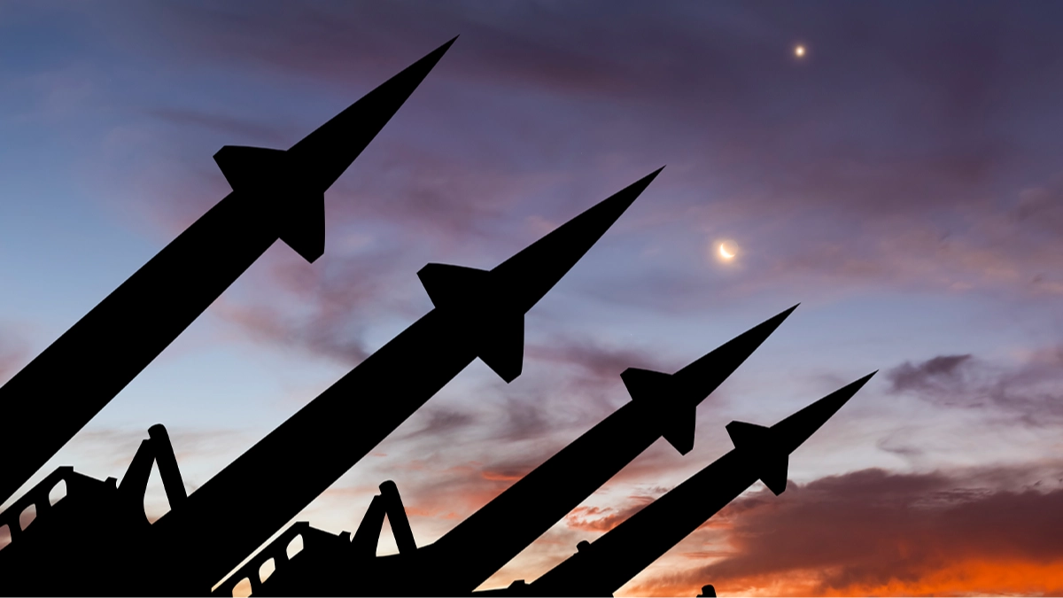 Expert issues disturbing civil war warning and predicts how the US would split