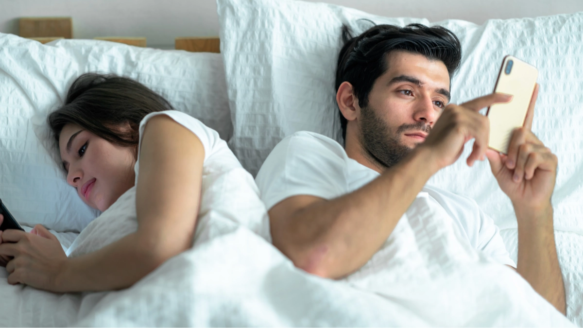 Expert issues warning as new relationship trend 'quiet divorcing' is on the rise and could have a major impact