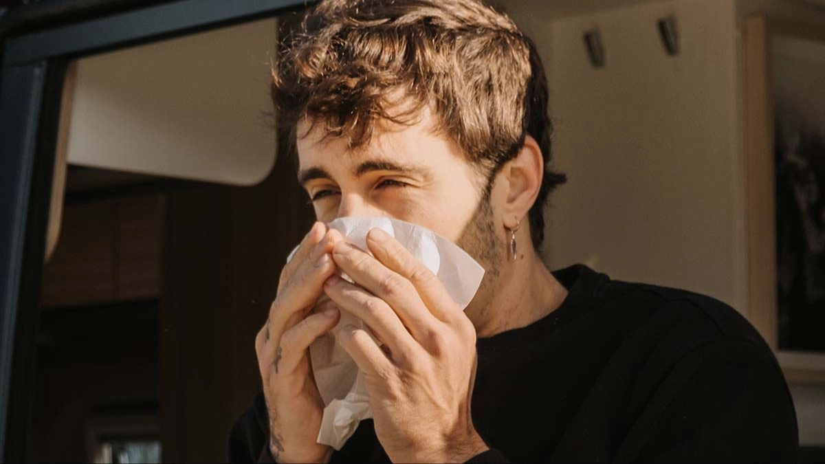 Scientists reveal high pollen counts are linked to increased risk of suicide in new study