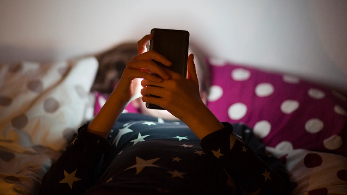 Study claims kids who get smartphones before this age are likely to have these psychological symptoms when they're older