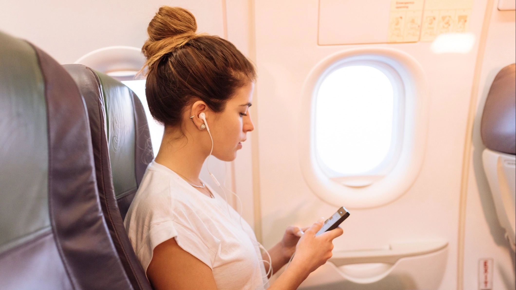 Woman sparks huge plane etiquette debate after middle seat passenger slammed her as 'rude'